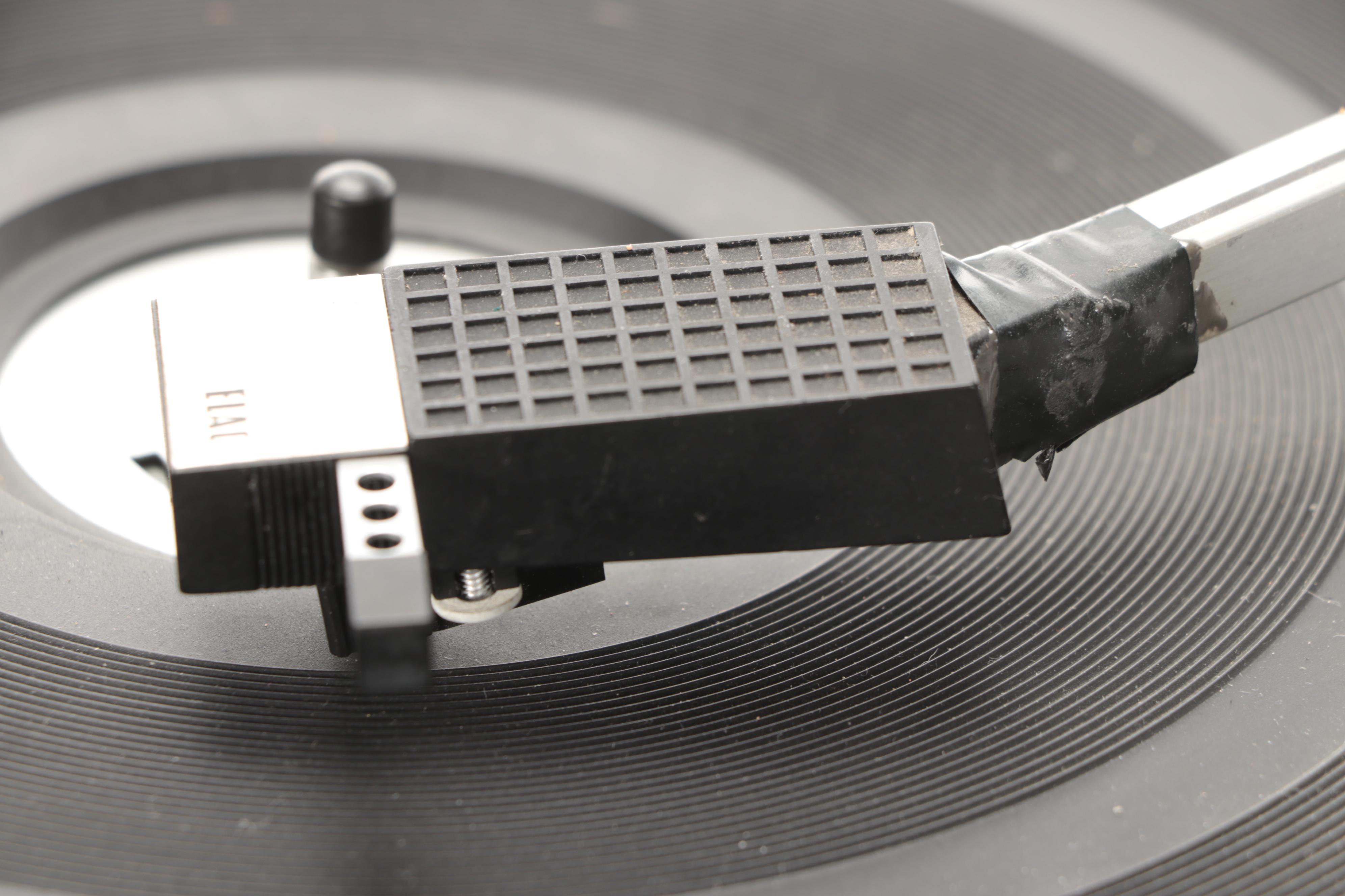 Benjamin Miracord ELAC 650 Turntable and Technics Synthesizer Stereo Receiver