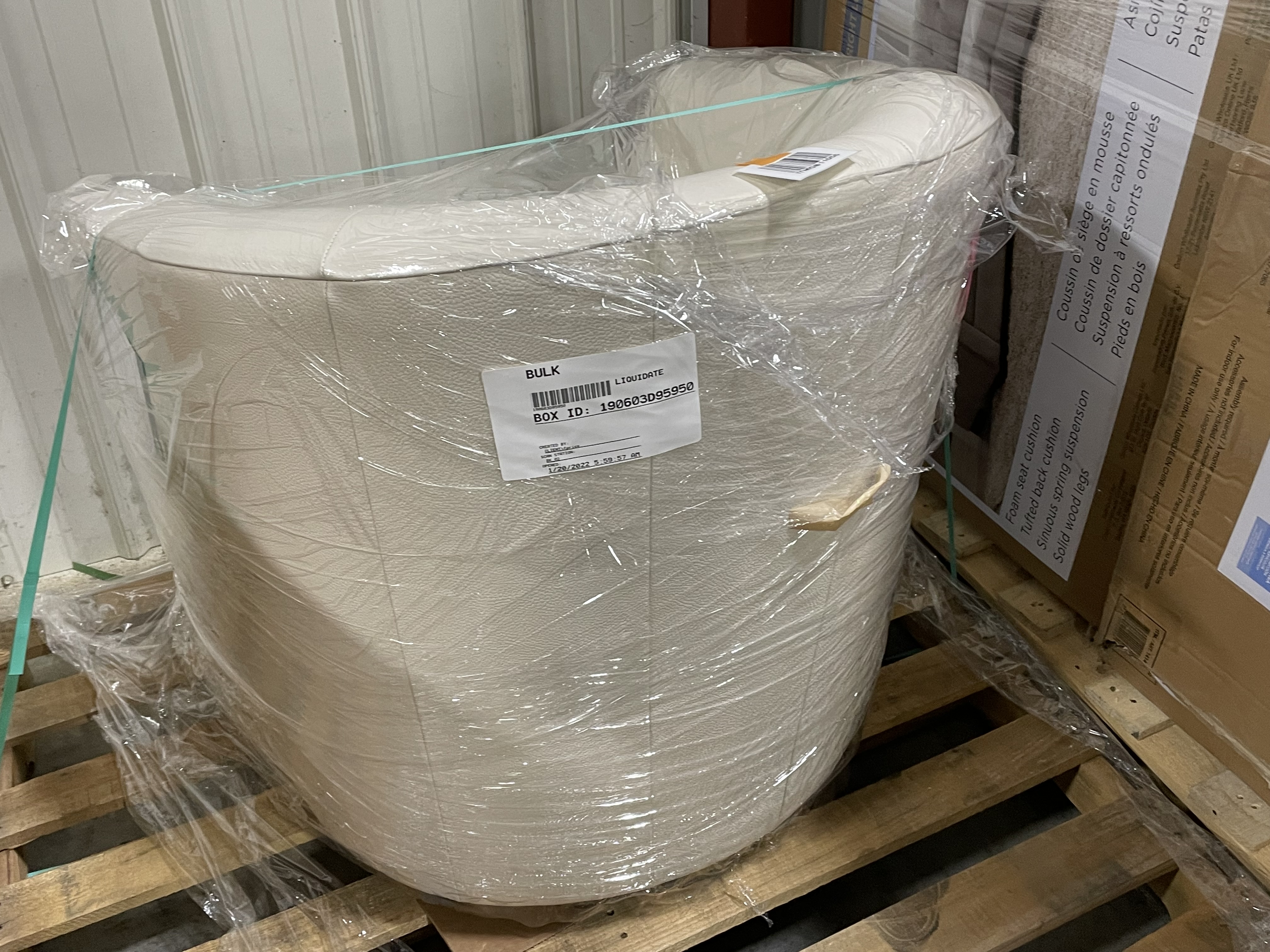 Natuzzigroup "Cora" Leather Swivel Chair in Cream