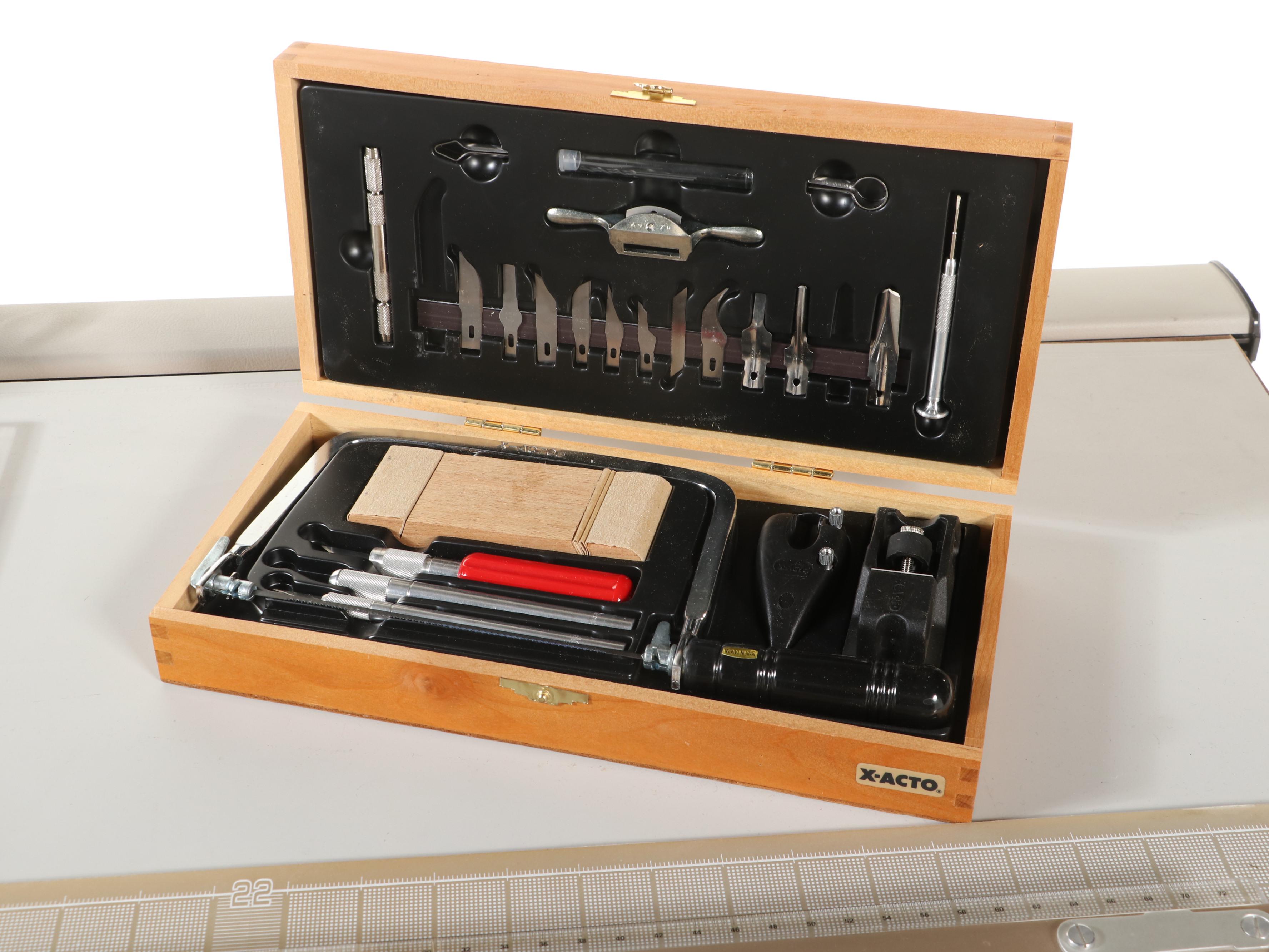 Vemco 612 Drafting Table with Task Light