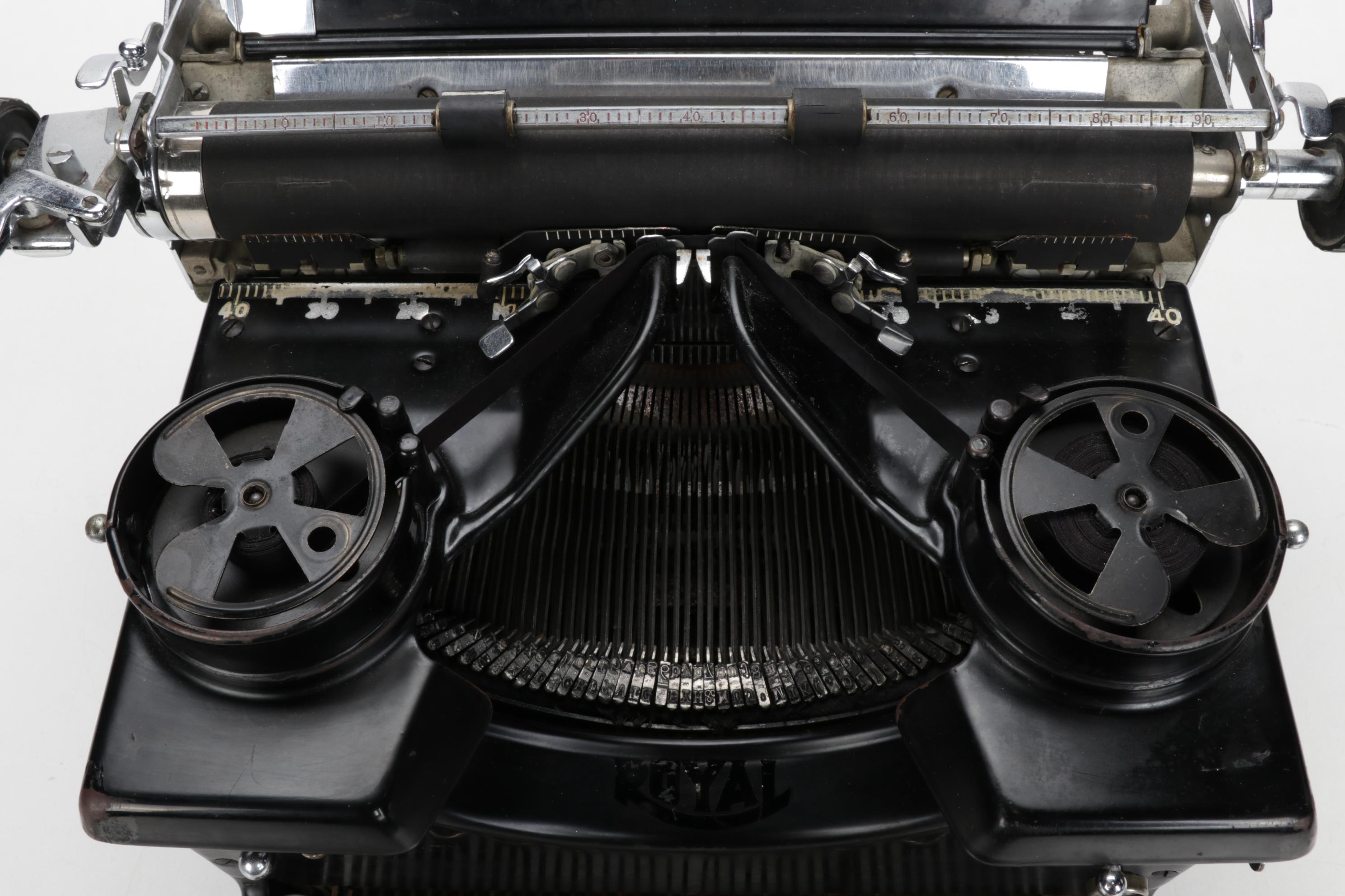 Royal "Model No.10" Typewriter with Glass Side Panels, 1920s