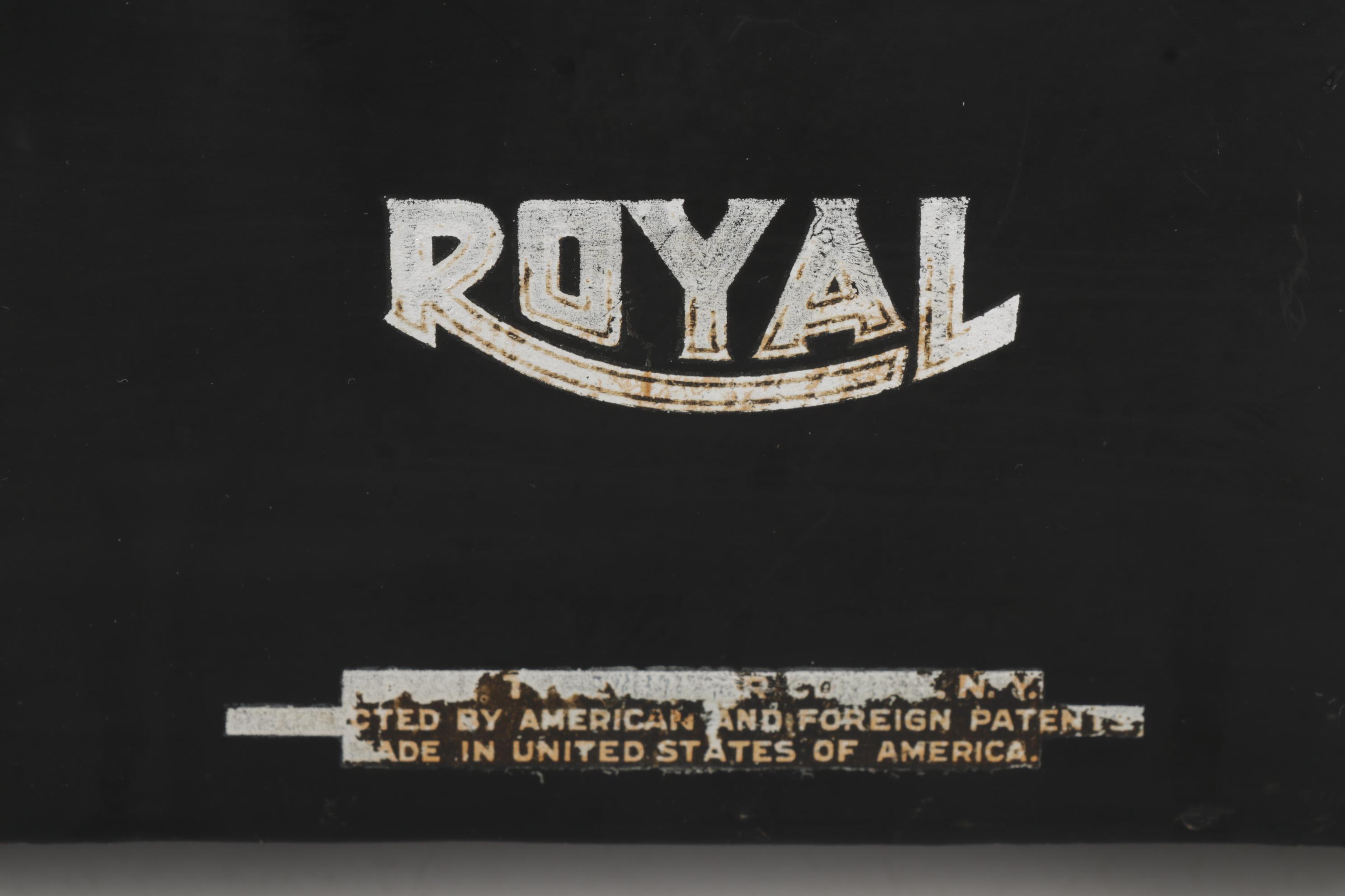 Royal "Model No.10" Typewriter with Glass Side Panels, 1920s