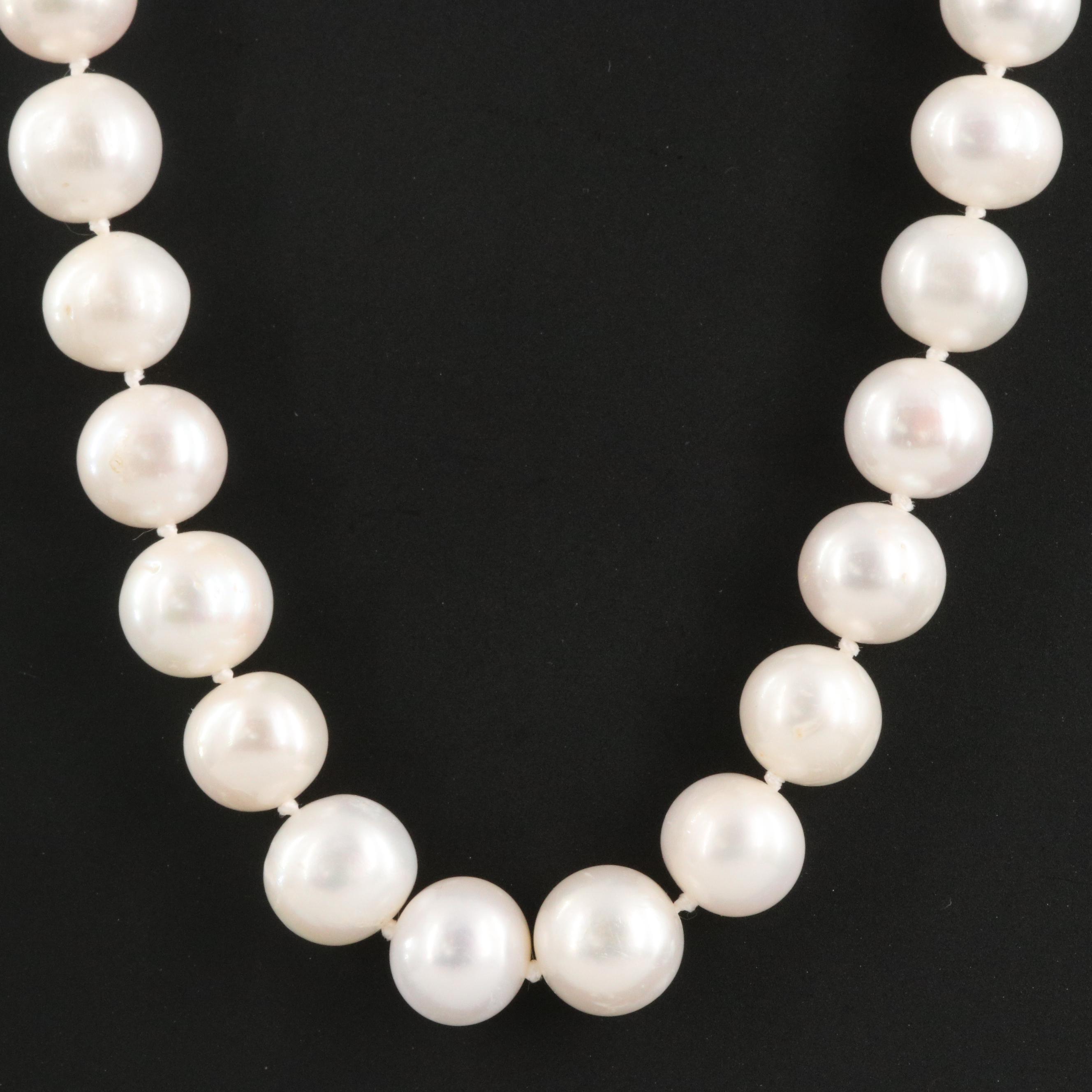 Rope Length Pearl Necklace