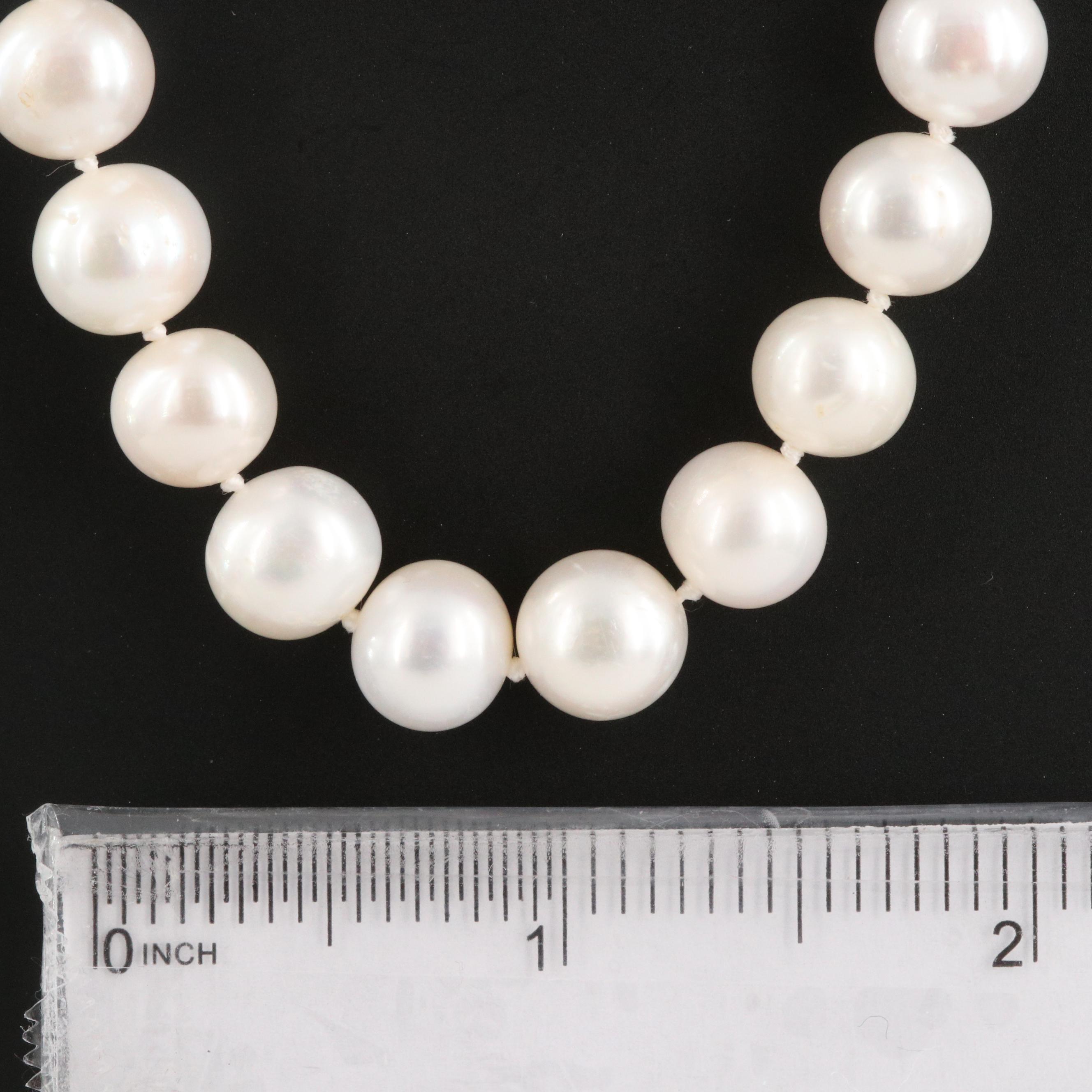 Rope Length Pearl Necklace