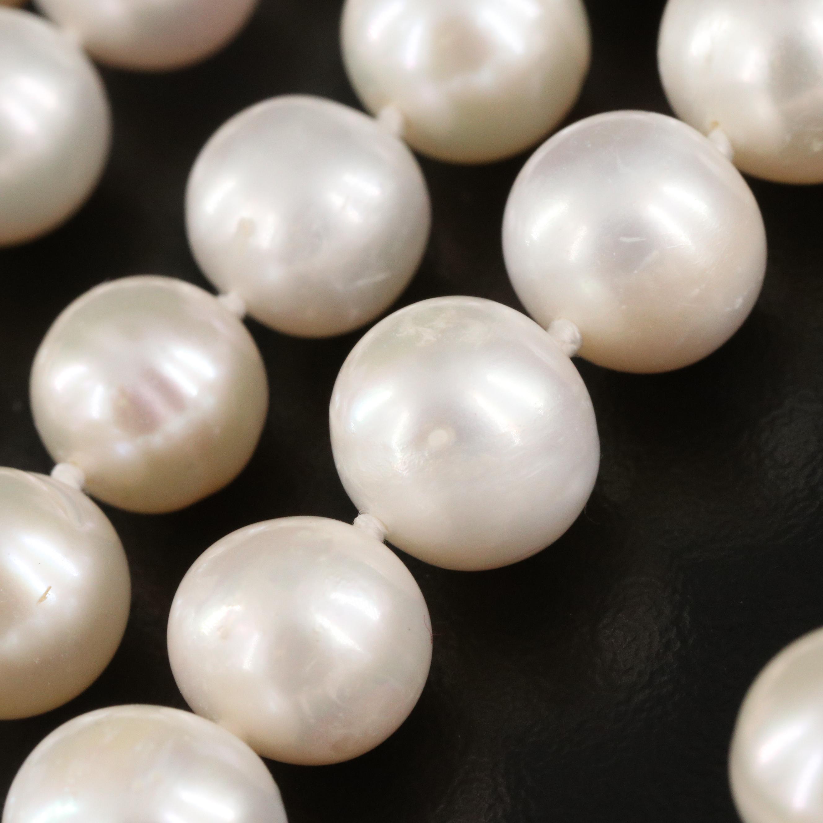 Rope Length Pearl Necklace