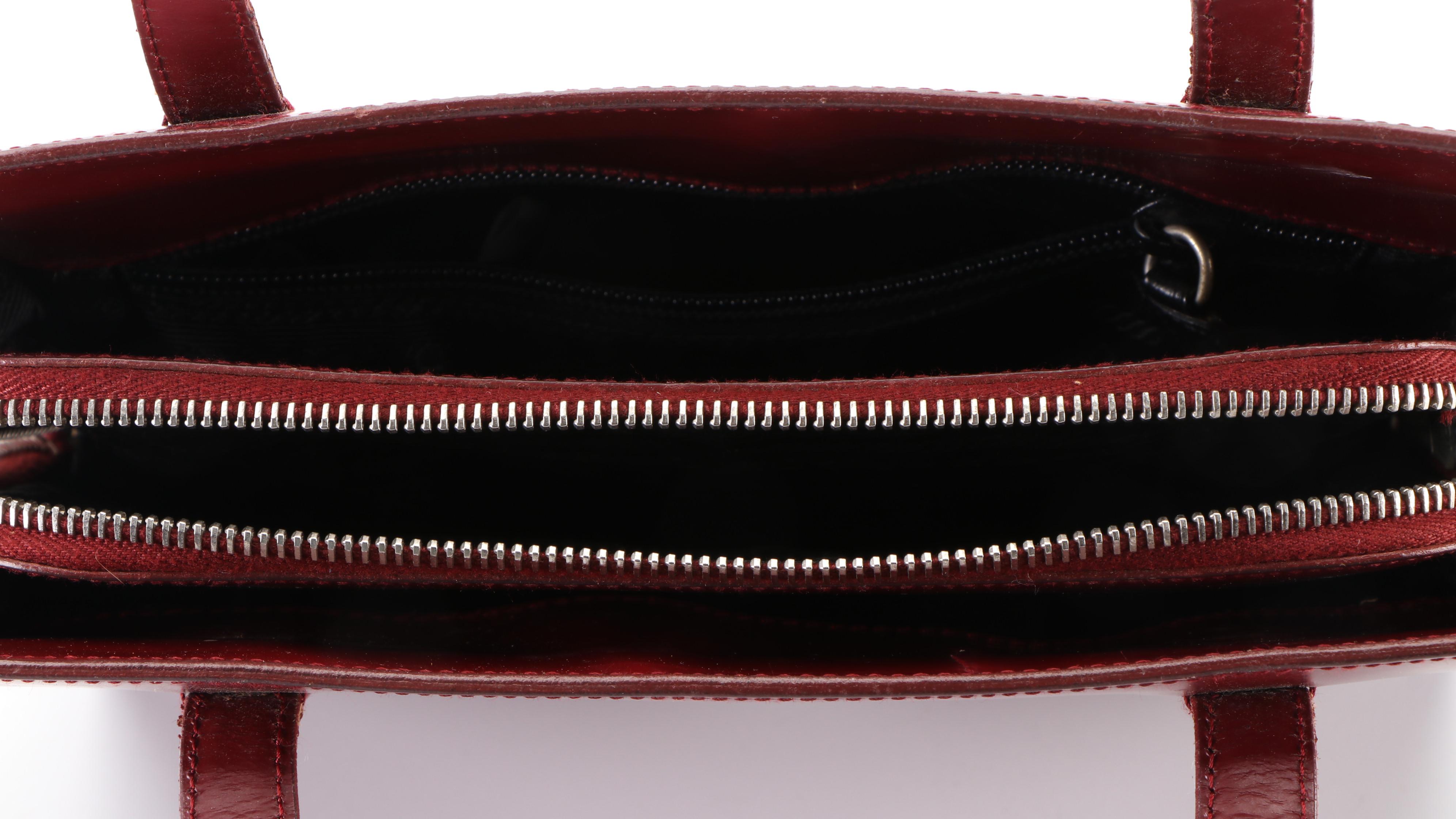 Prada Shoulder Bag in Red Spazzolato Leather