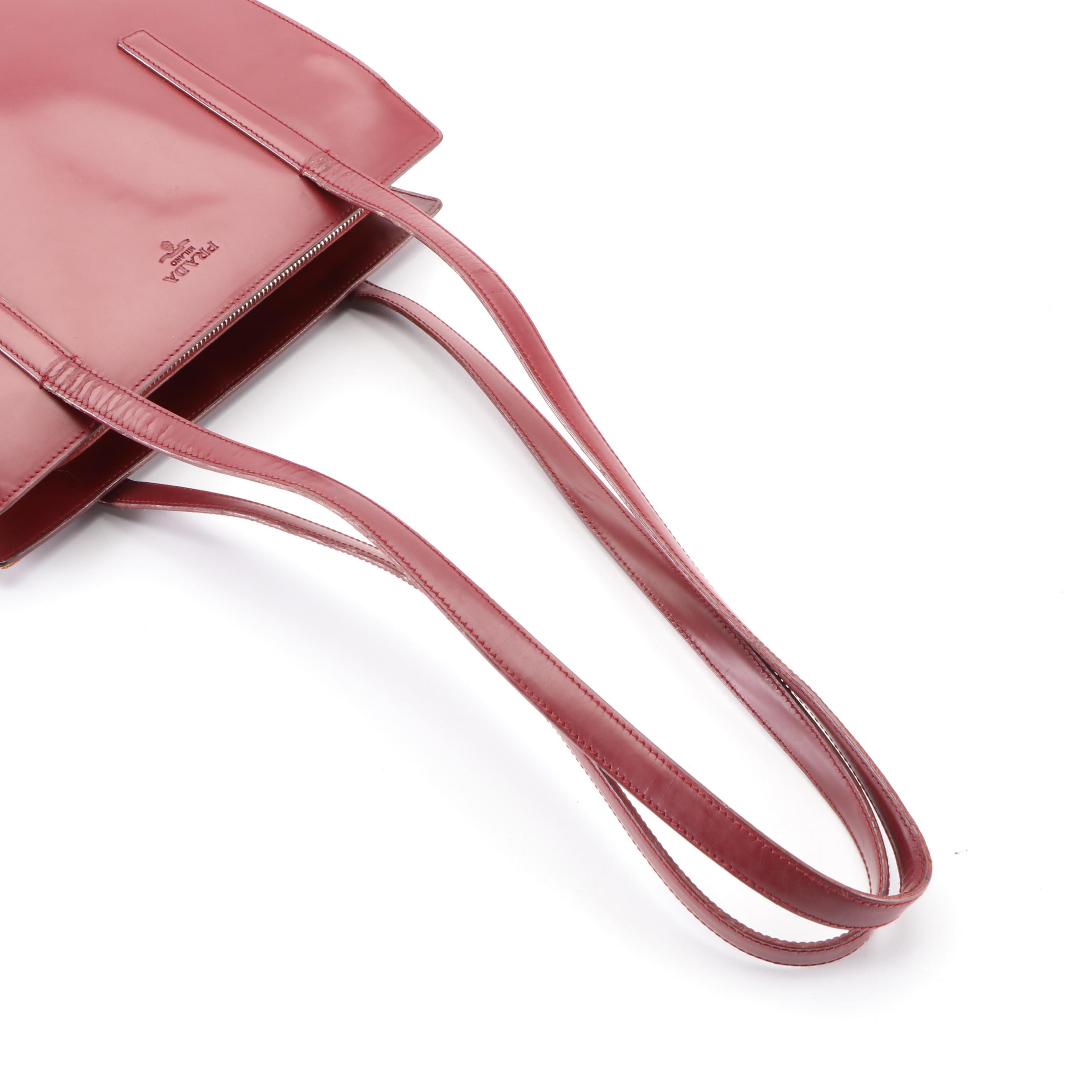 Prada Shoulder Bag in Red Spazzolato Leather