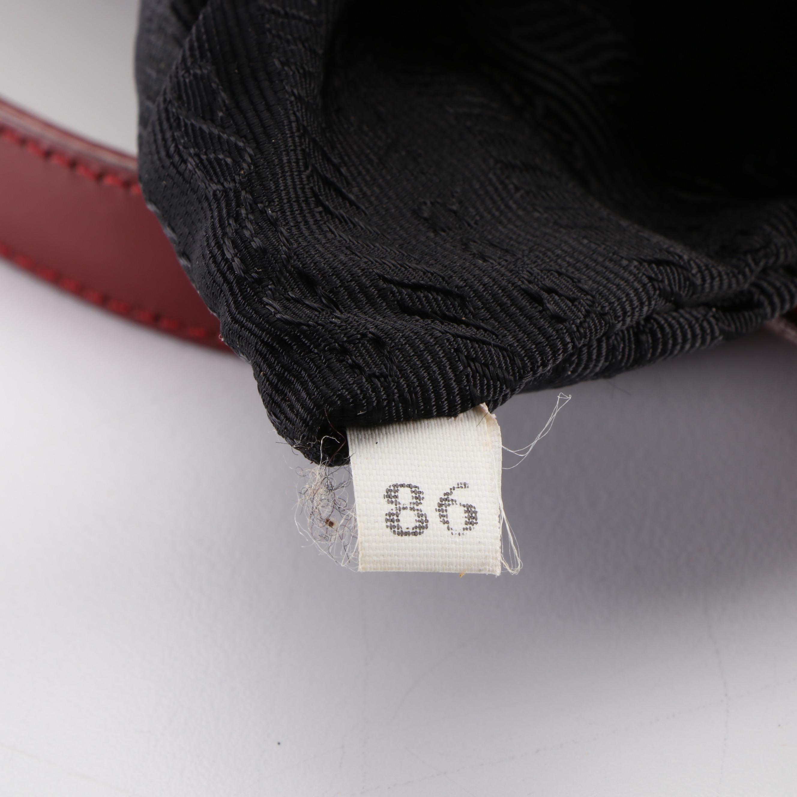 Prada Shoulder Bag in Red Spazzolato Leather