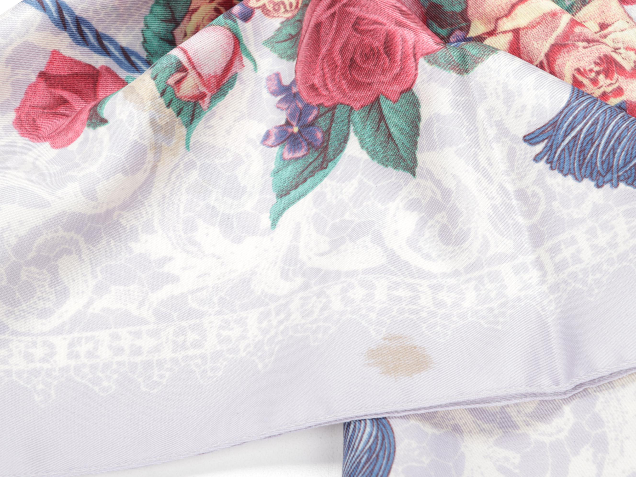 Adrienne Vittadini, Vera, Lladro, Museum of Fine Arts Boston, and More Scarves