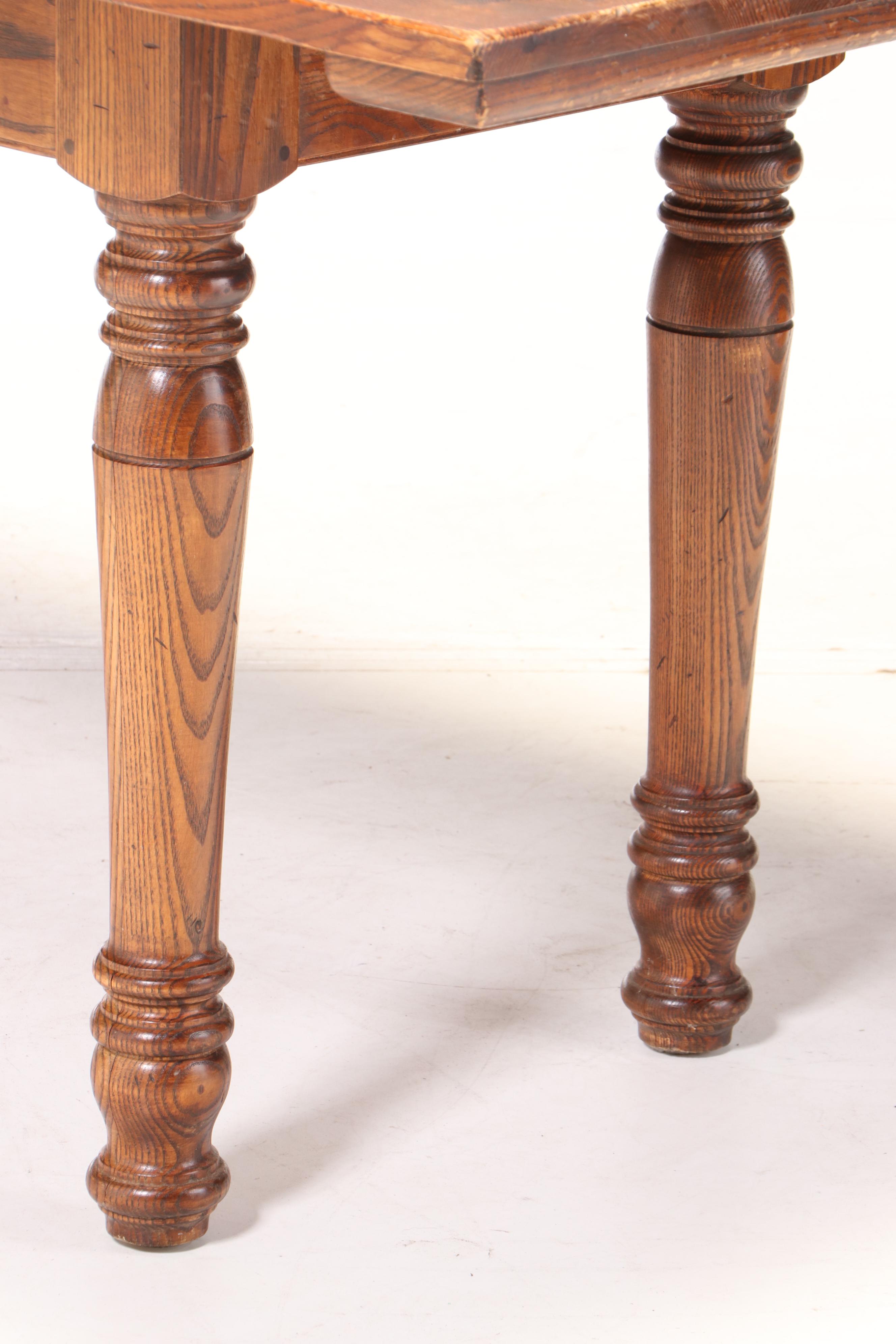 Kindel Furniture "Chimney Hill" Oak Dining Table, Mid to Late 20th Century