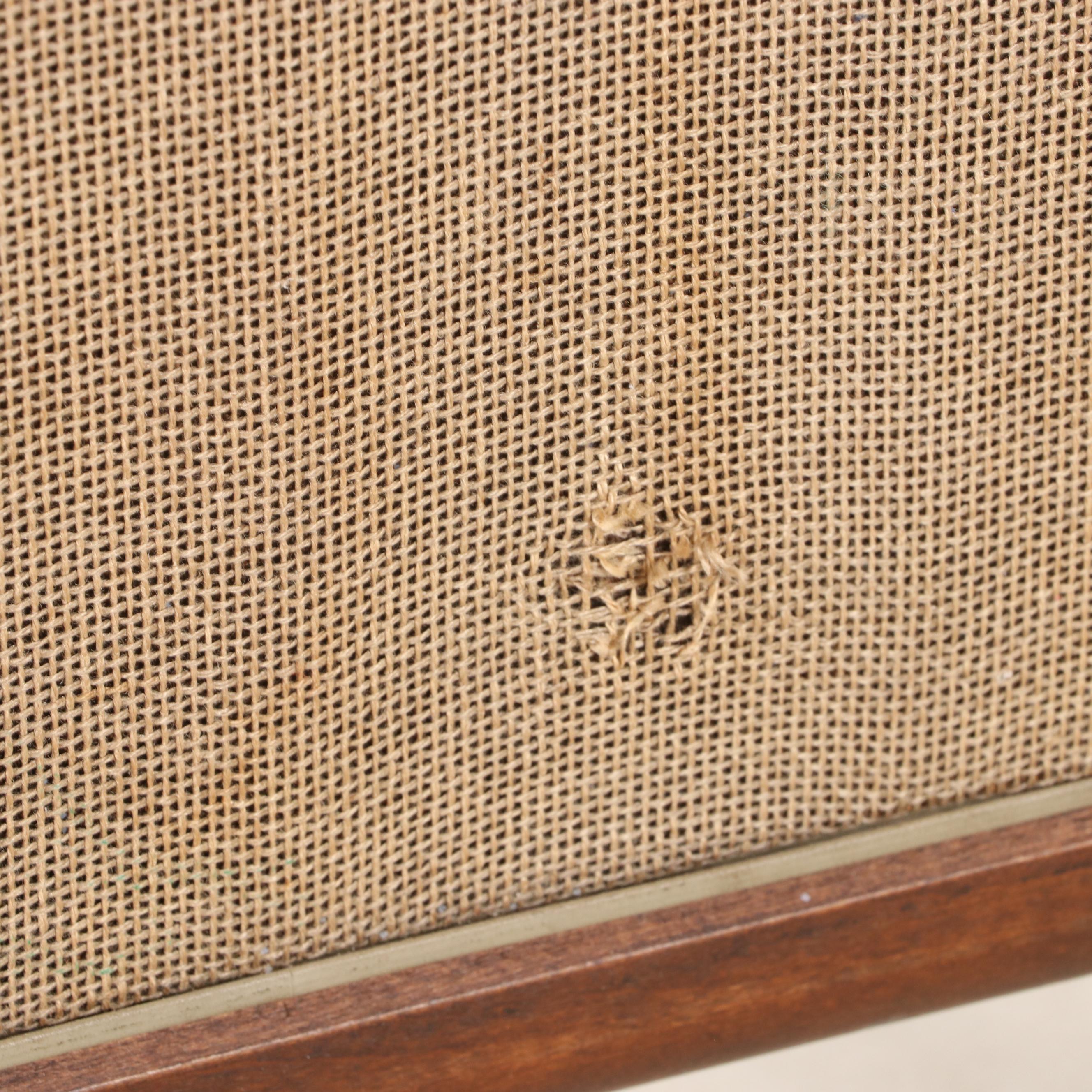 Advent A4 Loudspeaker System in Walnut Veneer with Laminate Stands