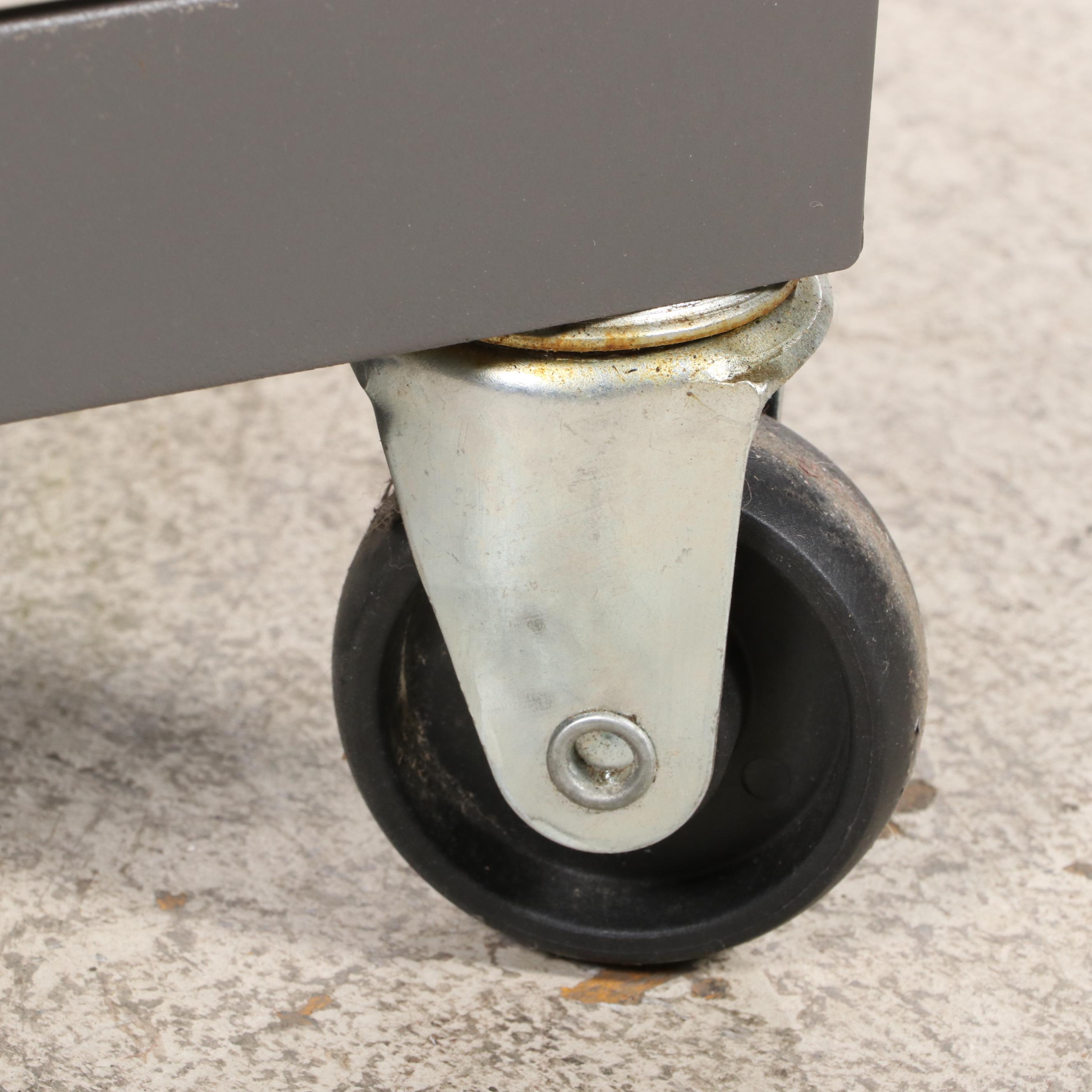 Char-Broil "Commercial Series" Stainless Steel Four-Burner Propane and Gas Grill