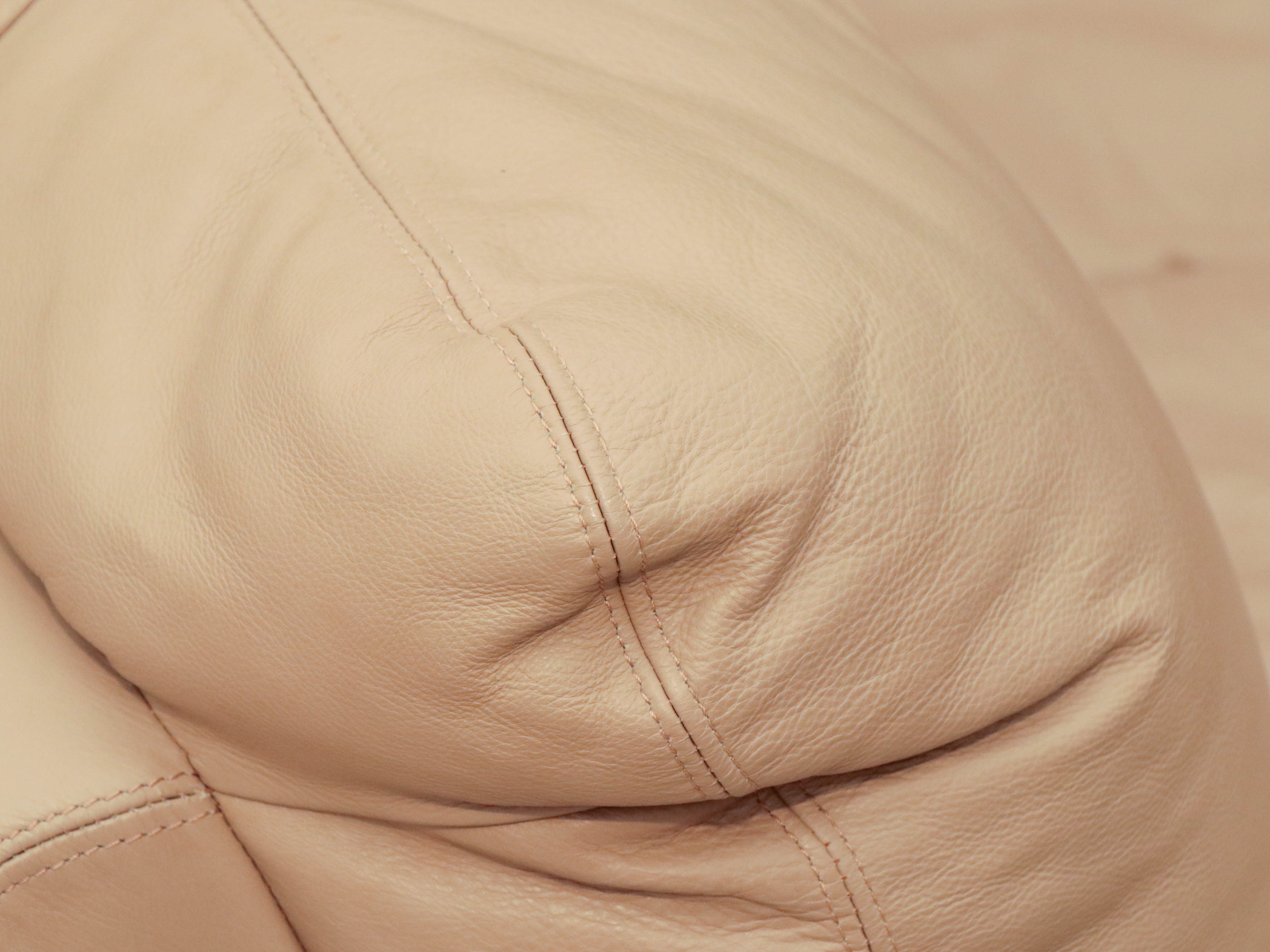 Viewpoint Leather Works Leather Sofa, Late 20th Century