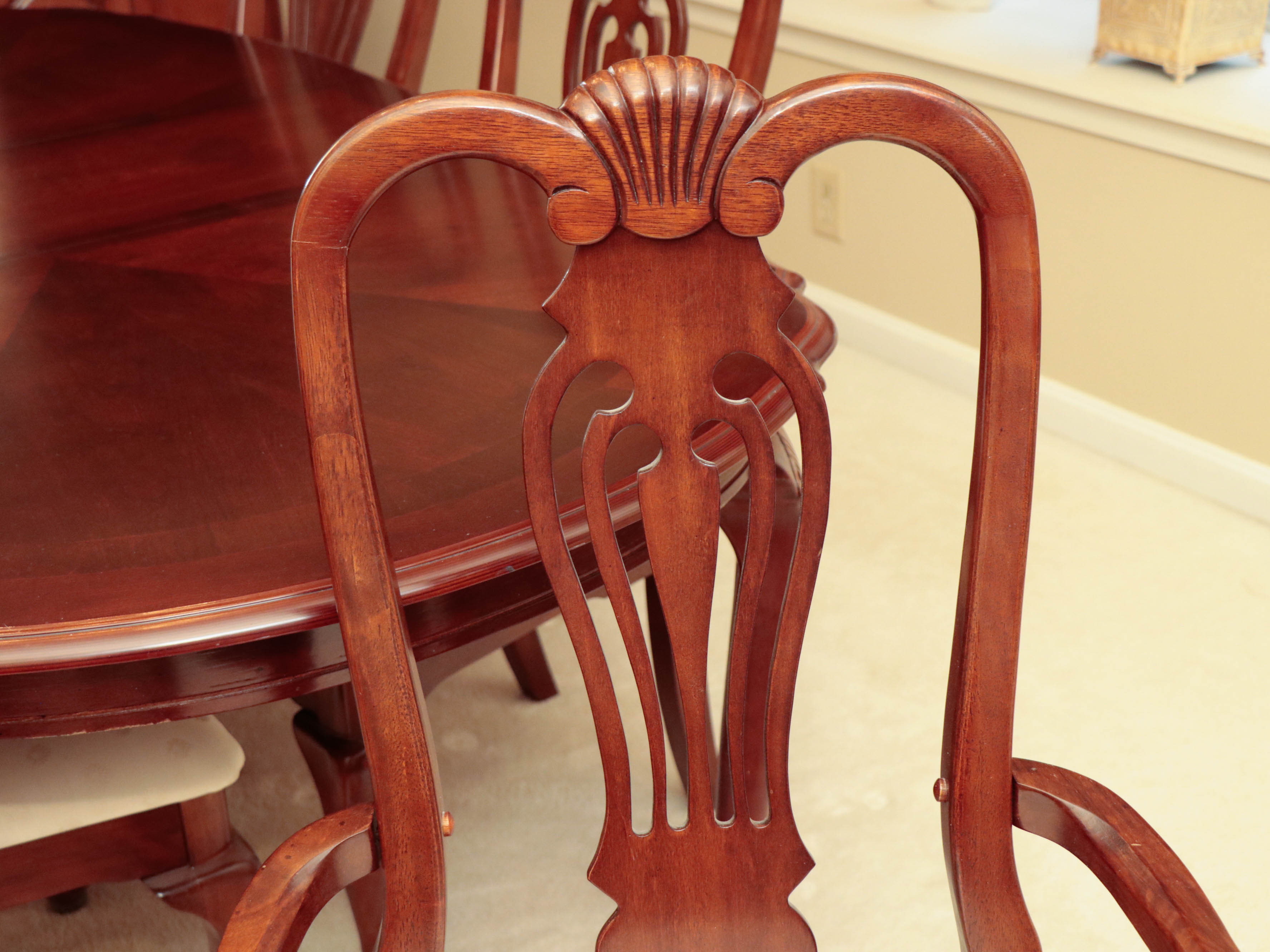 Southern Art Furniture Co. George III Dining Table Set, Late 20th/Early 21st C.