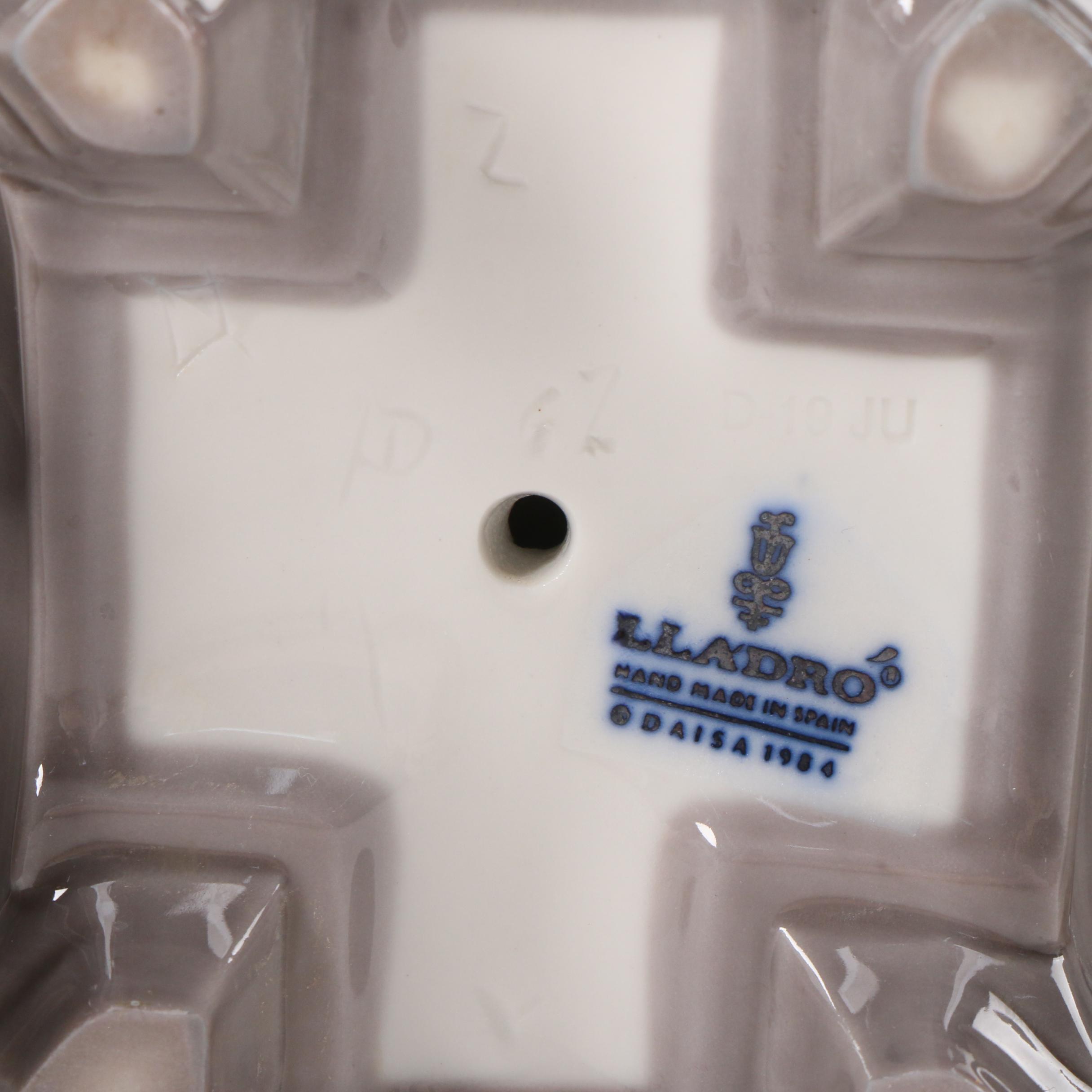 Lladró Porcelain Figurines and Collector's Society Display Sign