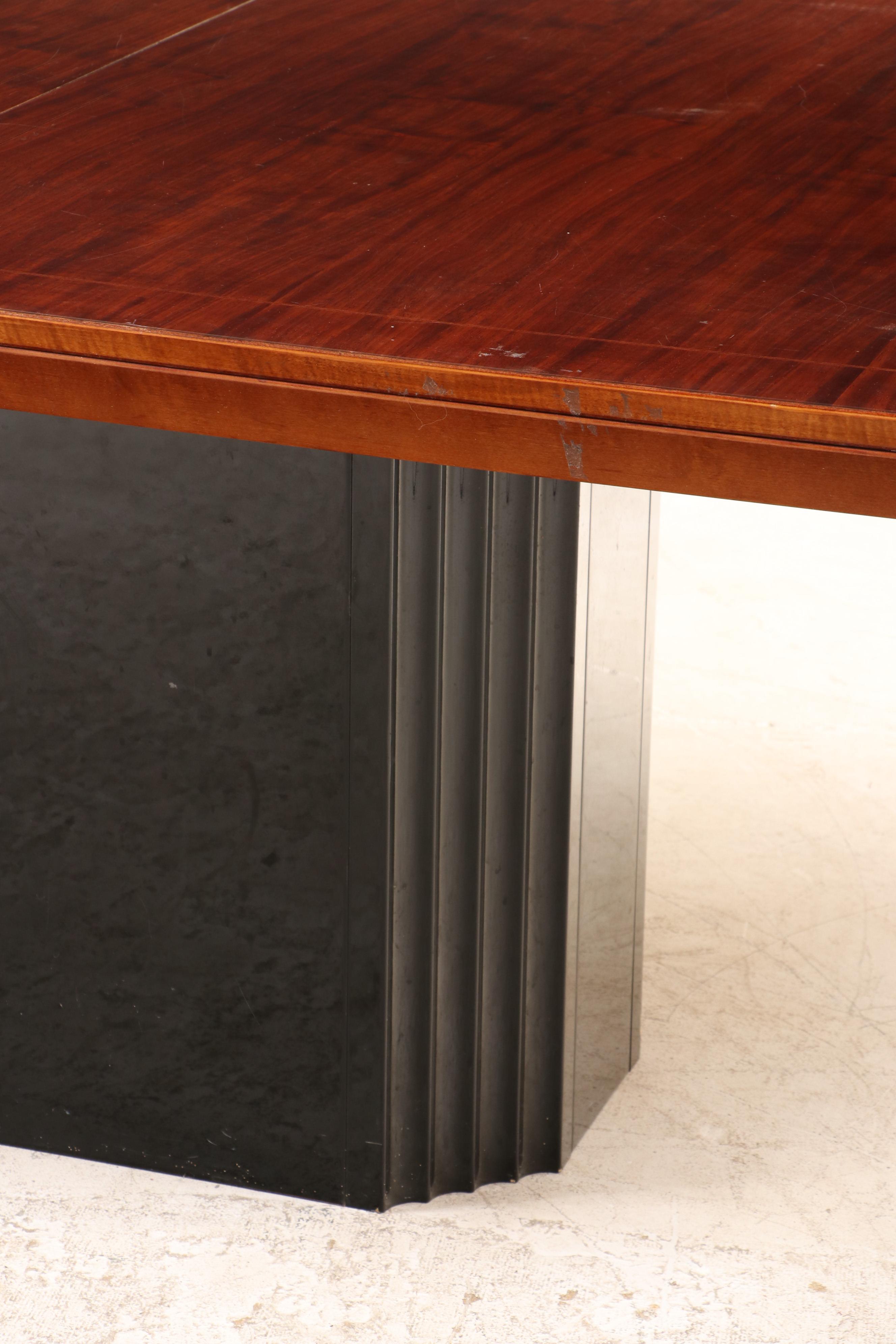 Henredon "Elan Collection" Koa Wood and Black-Lacquered Pedestal Dining Table