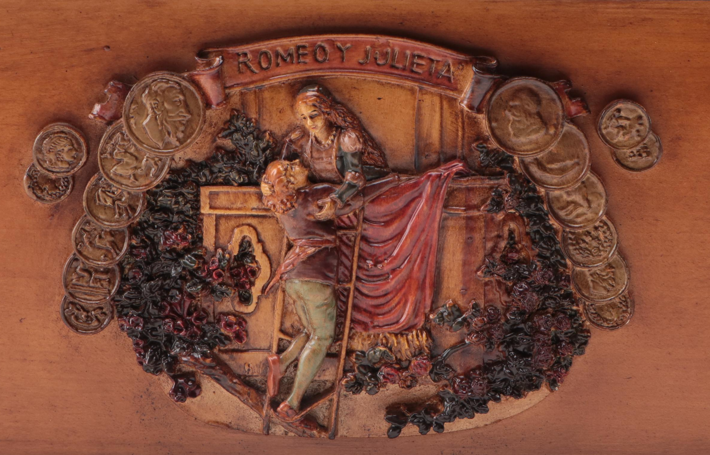 Romeo y Julieta Wood Cigar Humidor Chest