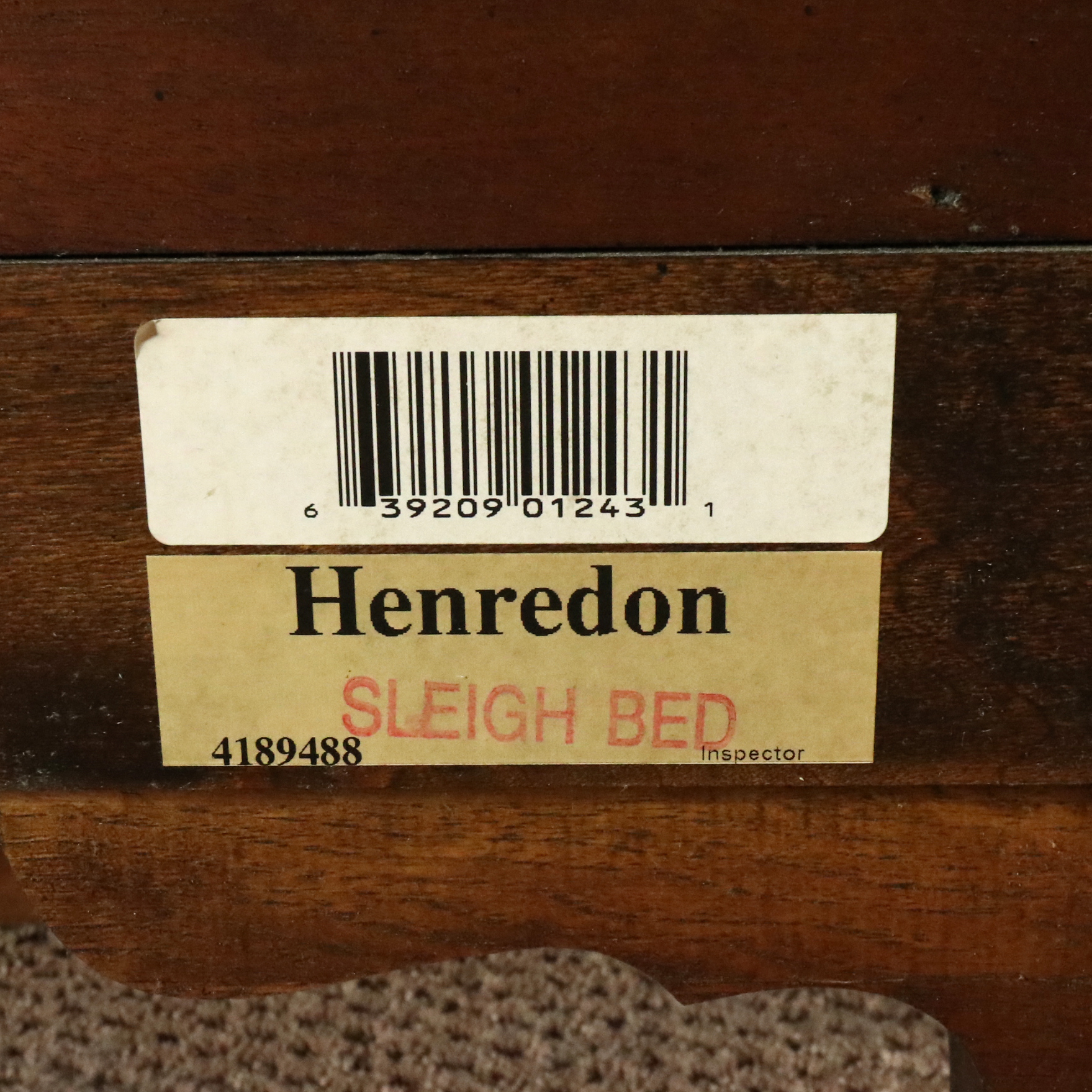 Henredon "Aston Court" Mahogany Queen Size Sleigh Bed