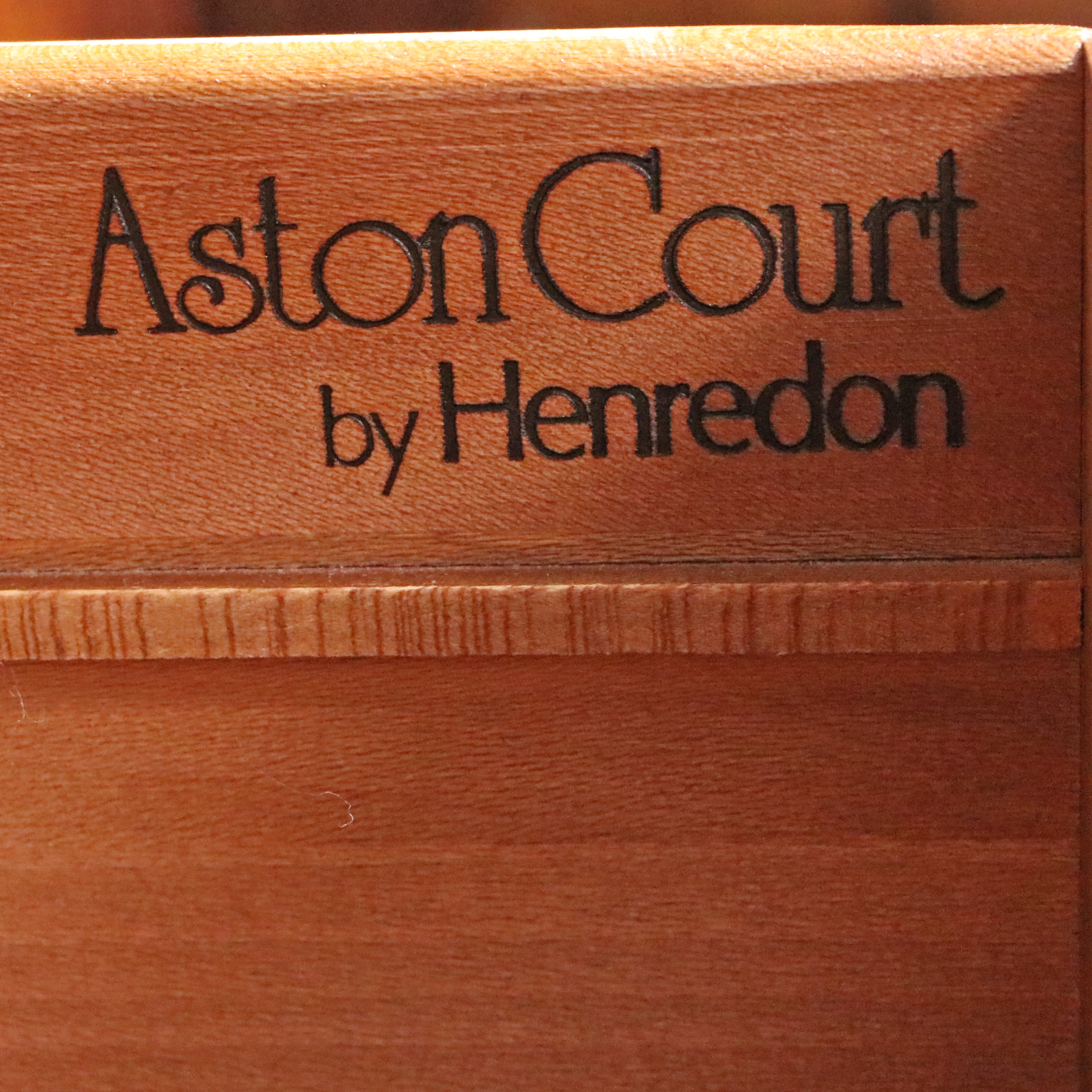 Henredon "Aston Court" Queen Anne Figured Mahogany Wardrobe, Late 20th C.