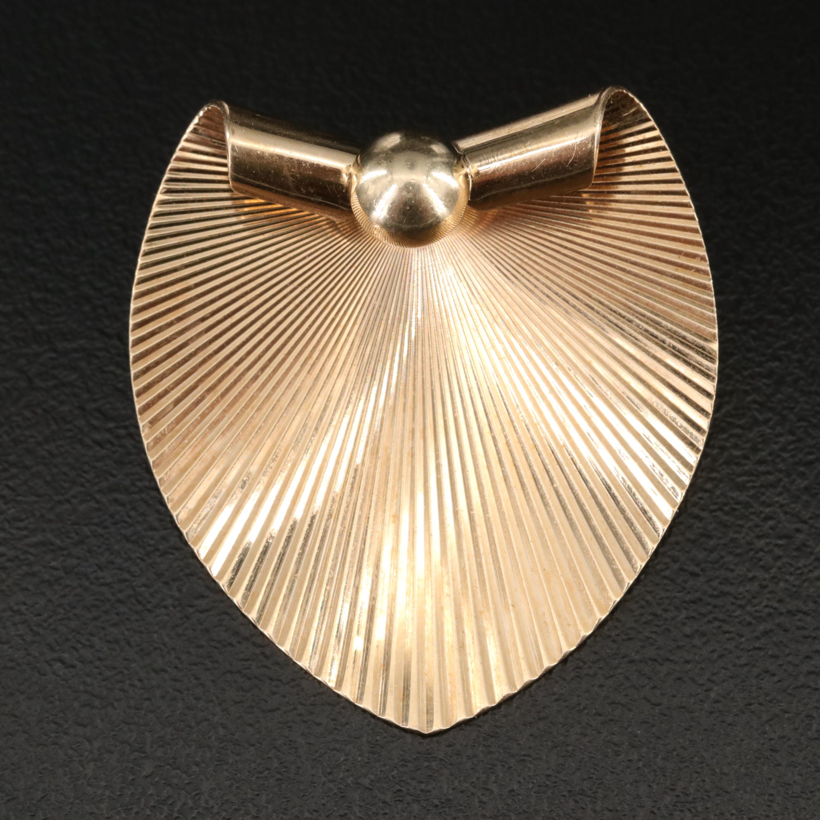 14K Fluted Brooch
