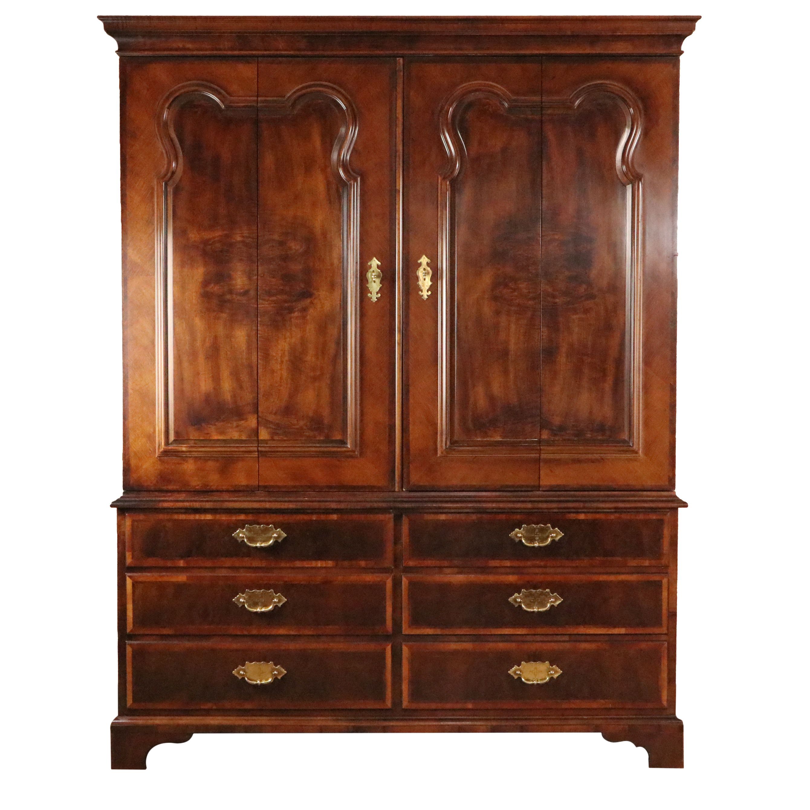 Henredon "Aston Court" Queen Anne Figured Mahogany Wardrobe, Late 20th C.