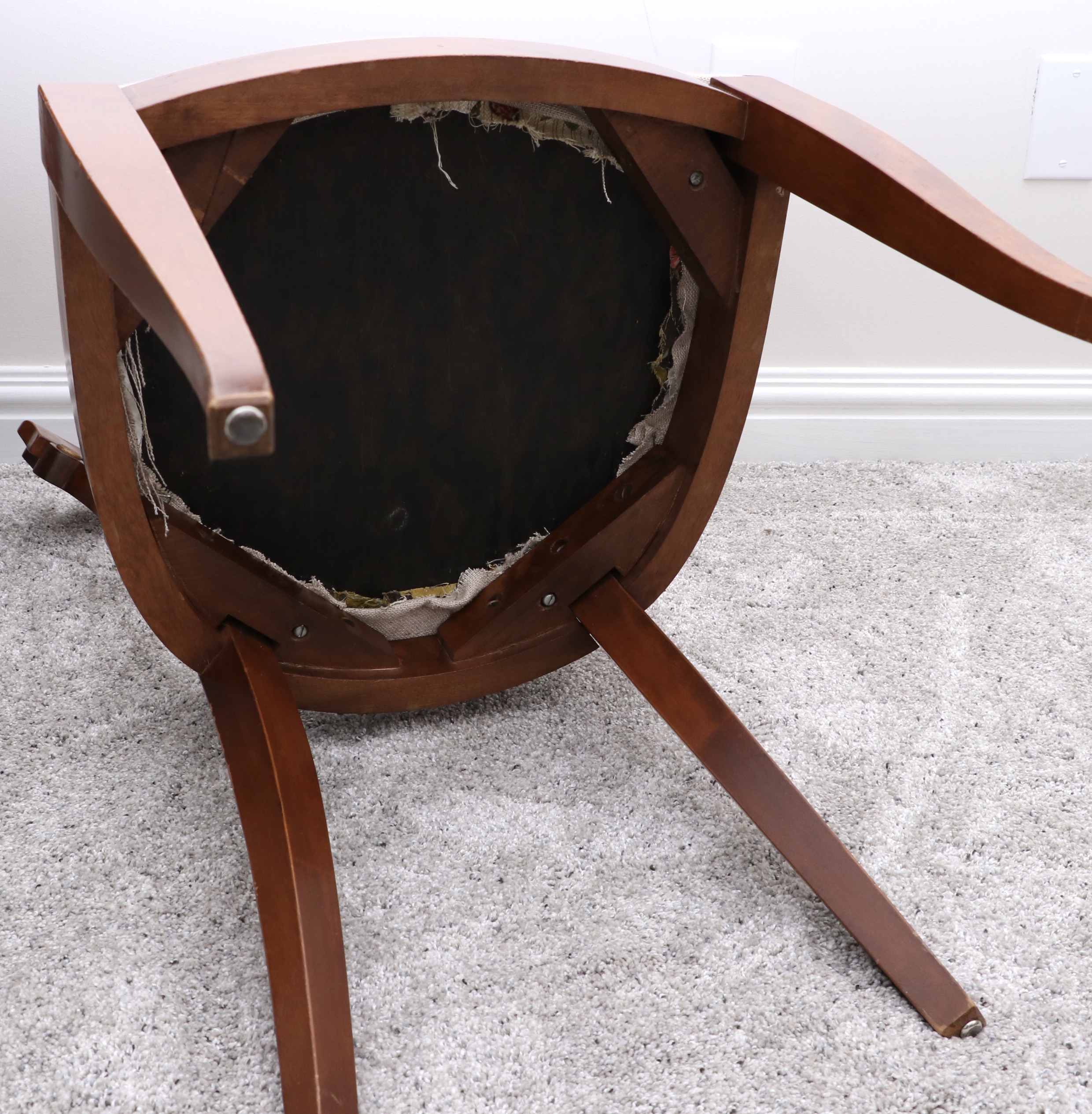 Rway Northern Furniture Inc. Federal Style Vanity, Mirror, Chair and Bench