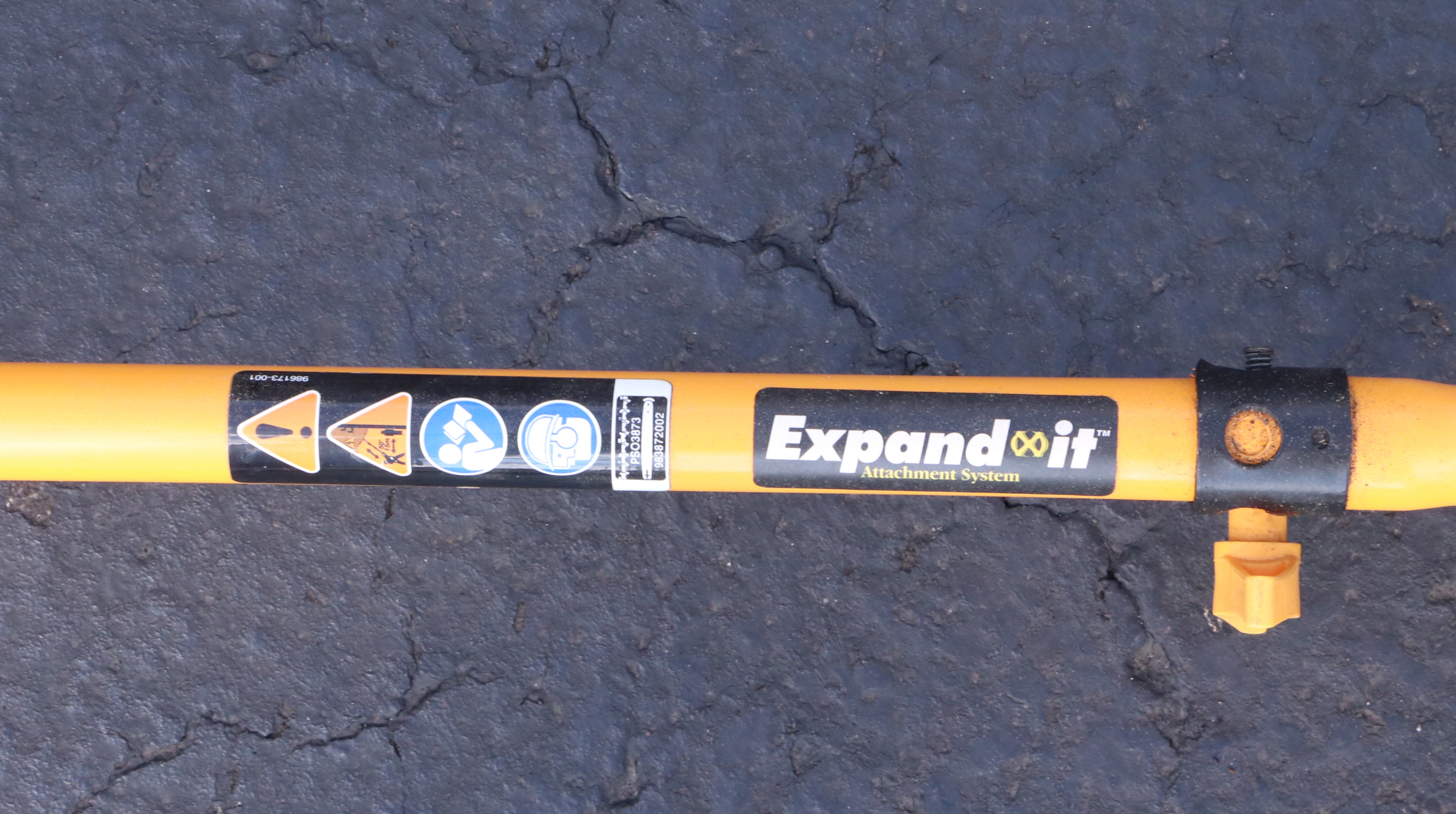 Ryobi Gas Pruner with Expandable Pole TP30