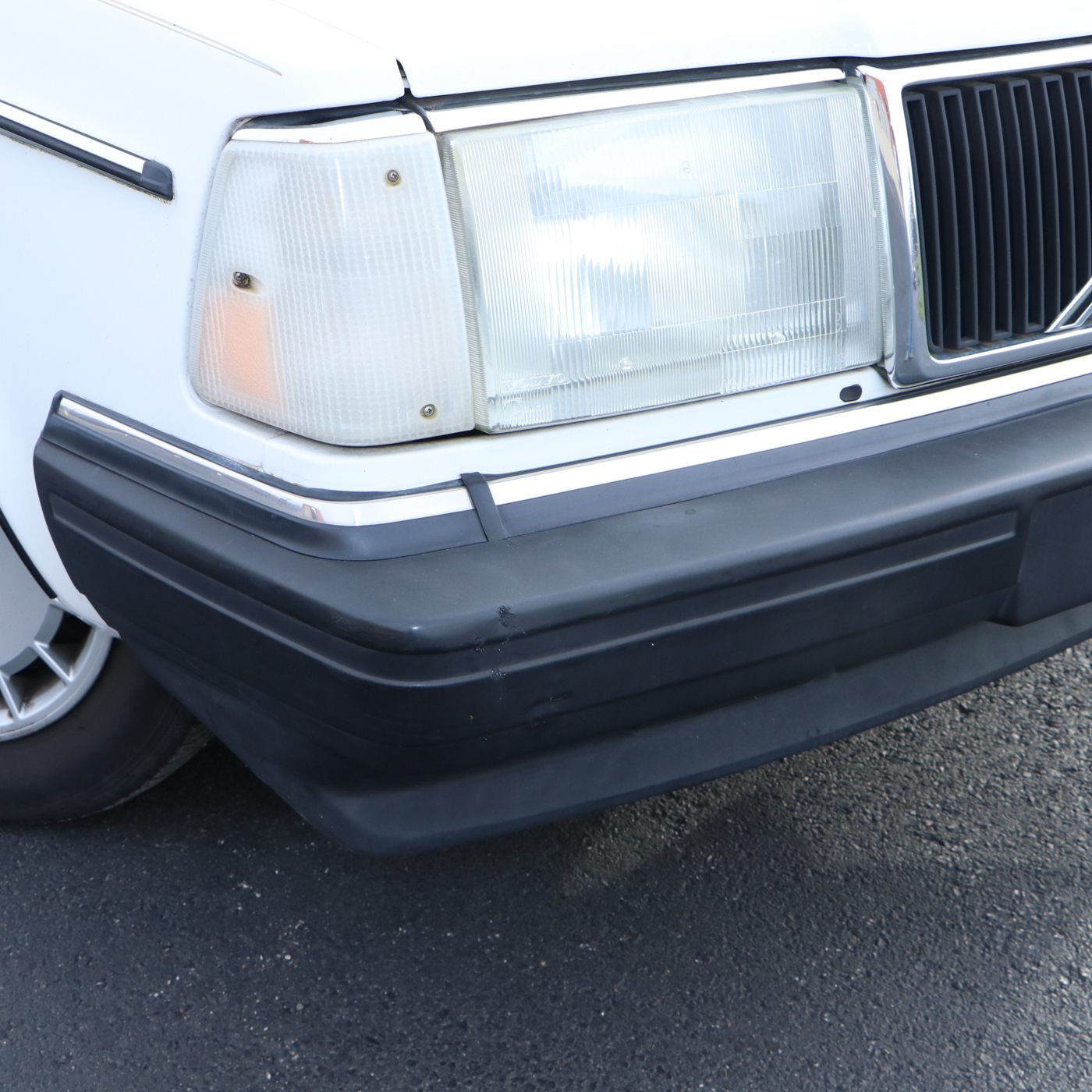 1993 Volvo 240 White Sedan