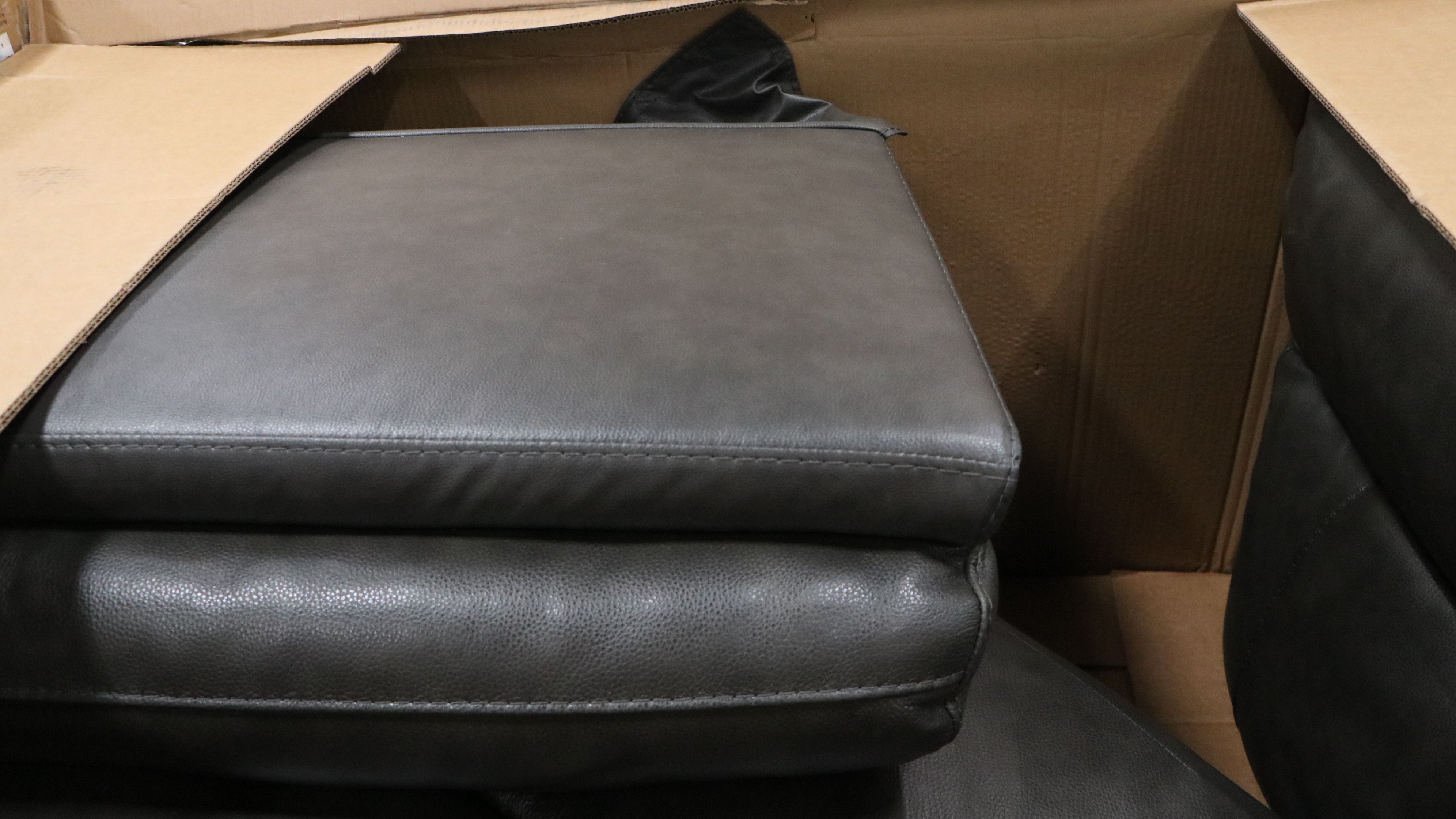 Gilman Creek "Lauretta" 6-Piece Grey Leather Power Reclining Sectional