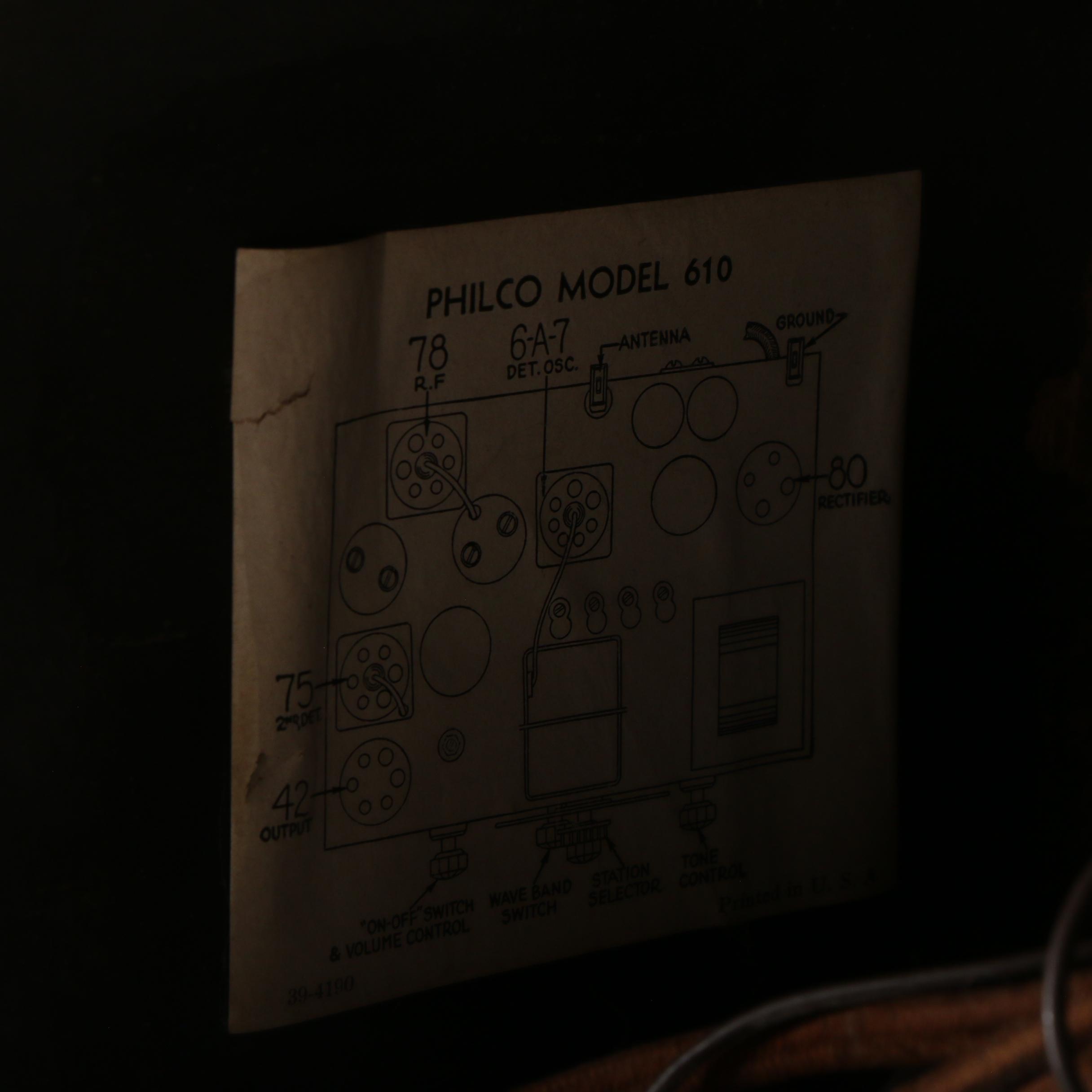 Philco Model 610 Art Deco Tombstone Style Tabletop Tube Radio, 1930s