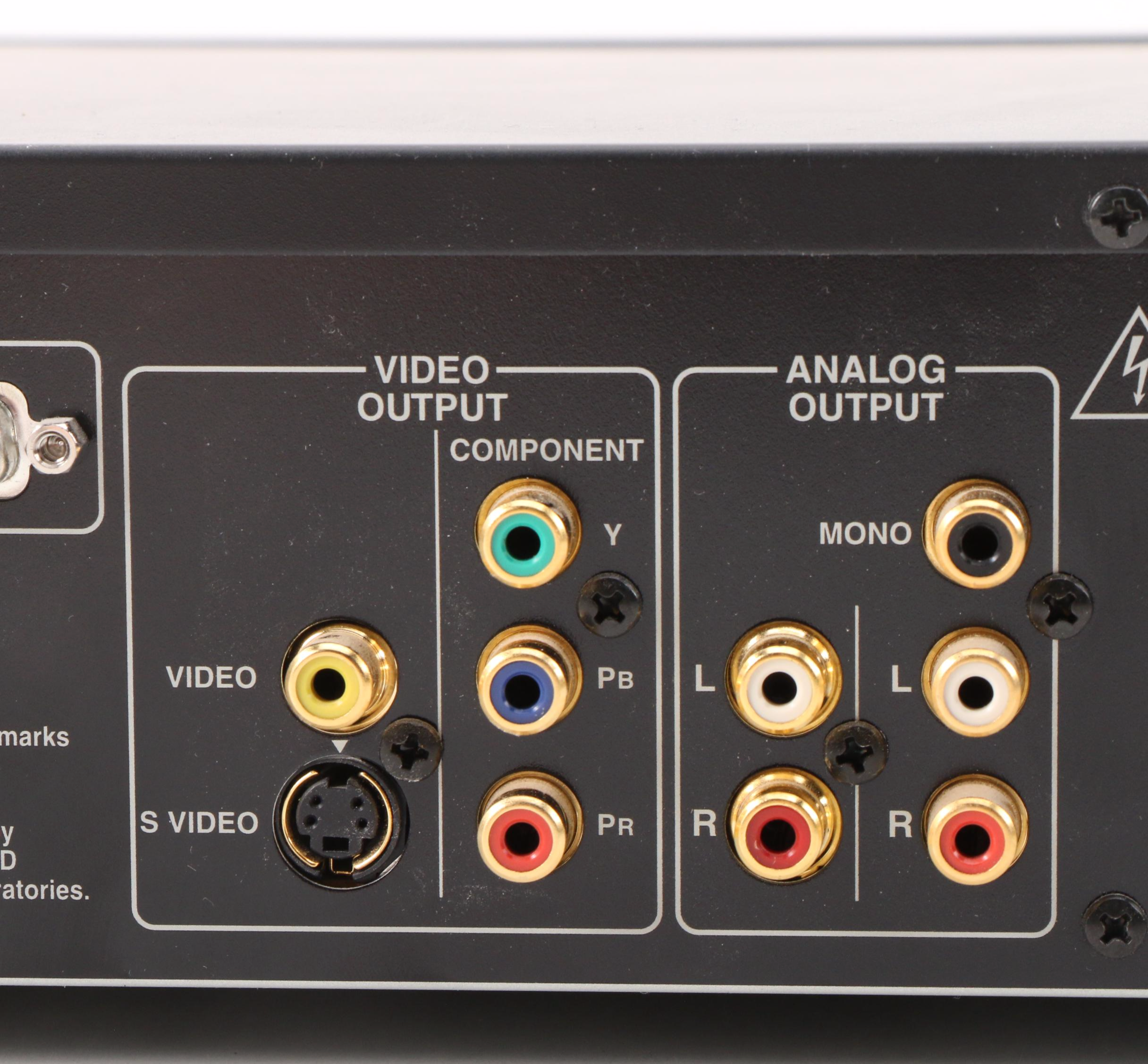 Integra DPS-5.3 DVD Player with Creative I-Trigue L3500 Speakers