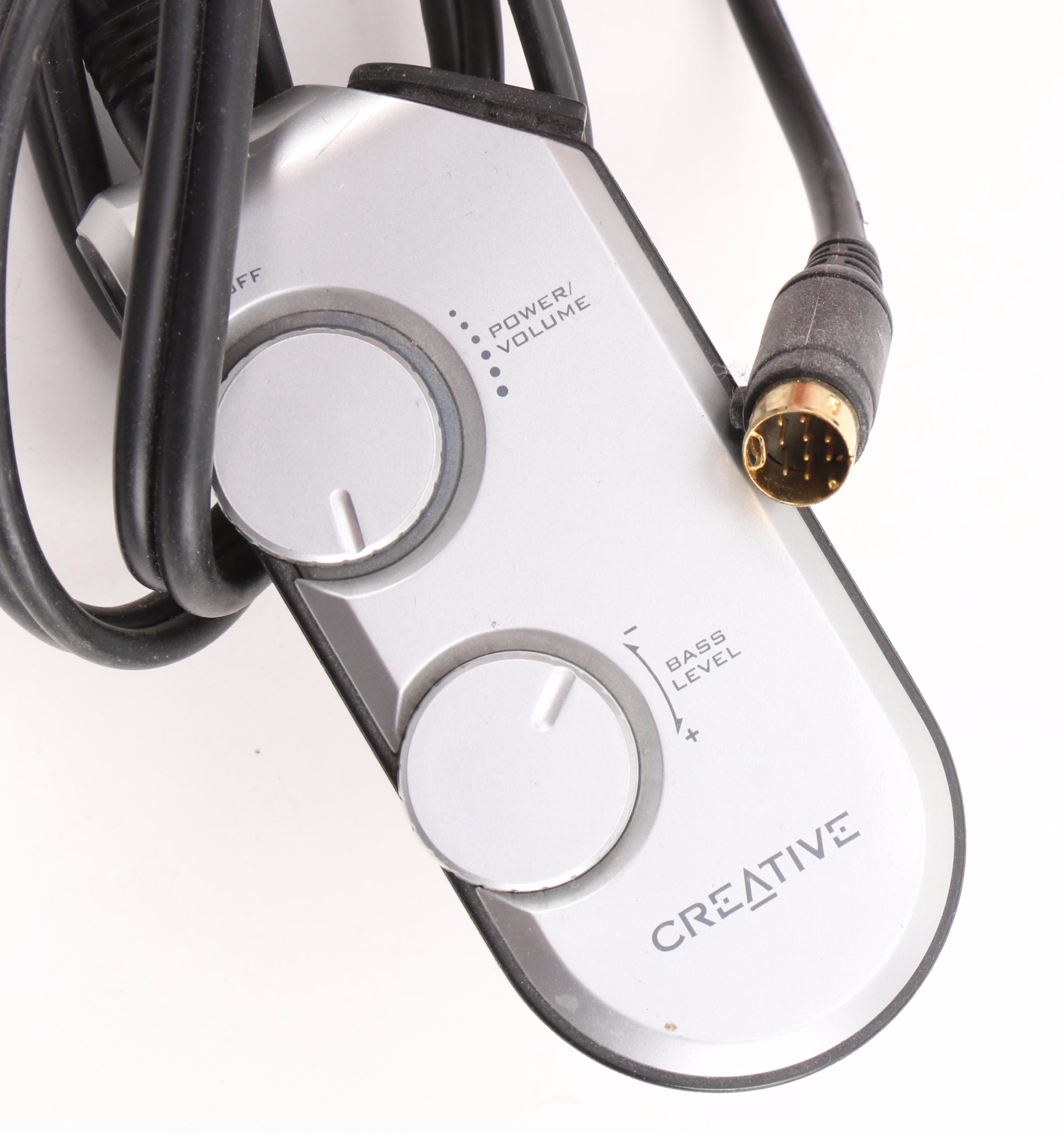 Integra DPS-5.3 DVD Player with Creative I-Trigue L3500 Speakers