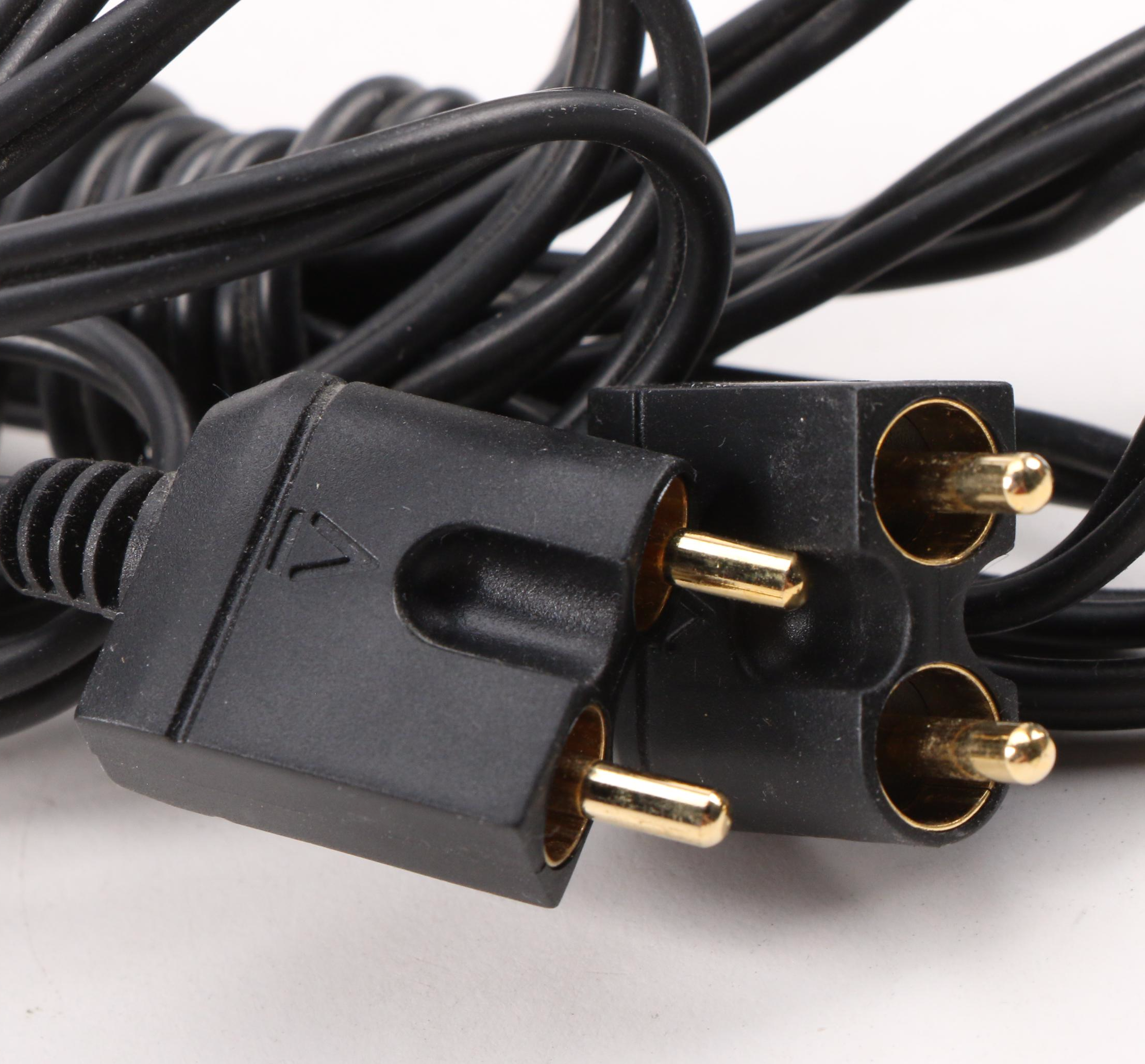 Integra DPS-5.3 DVD Player with Creative I-Trigue L3500 Speakers