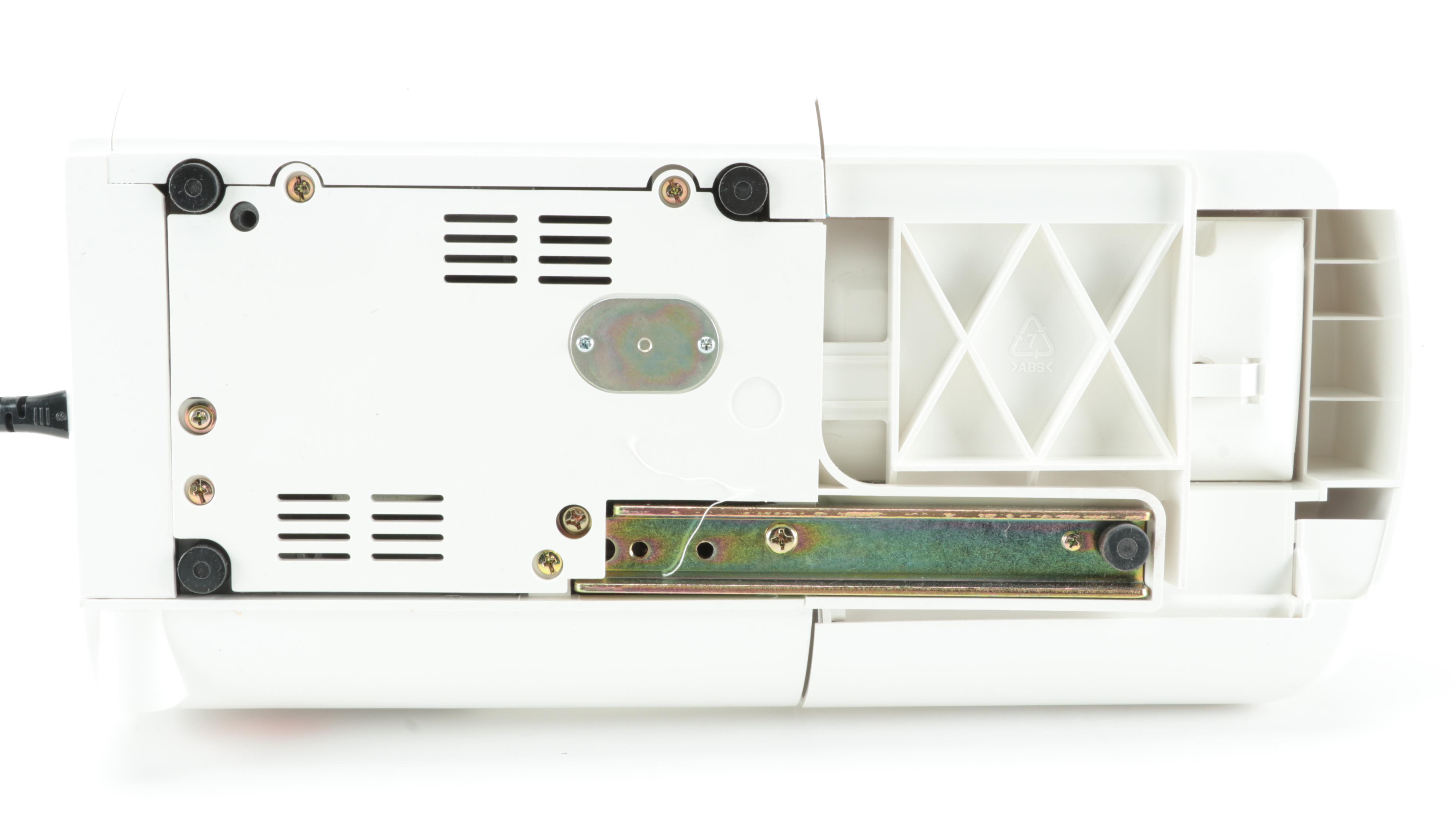 Elna 6600 Quilter's Dream 2 Sewing Machine and Accessories