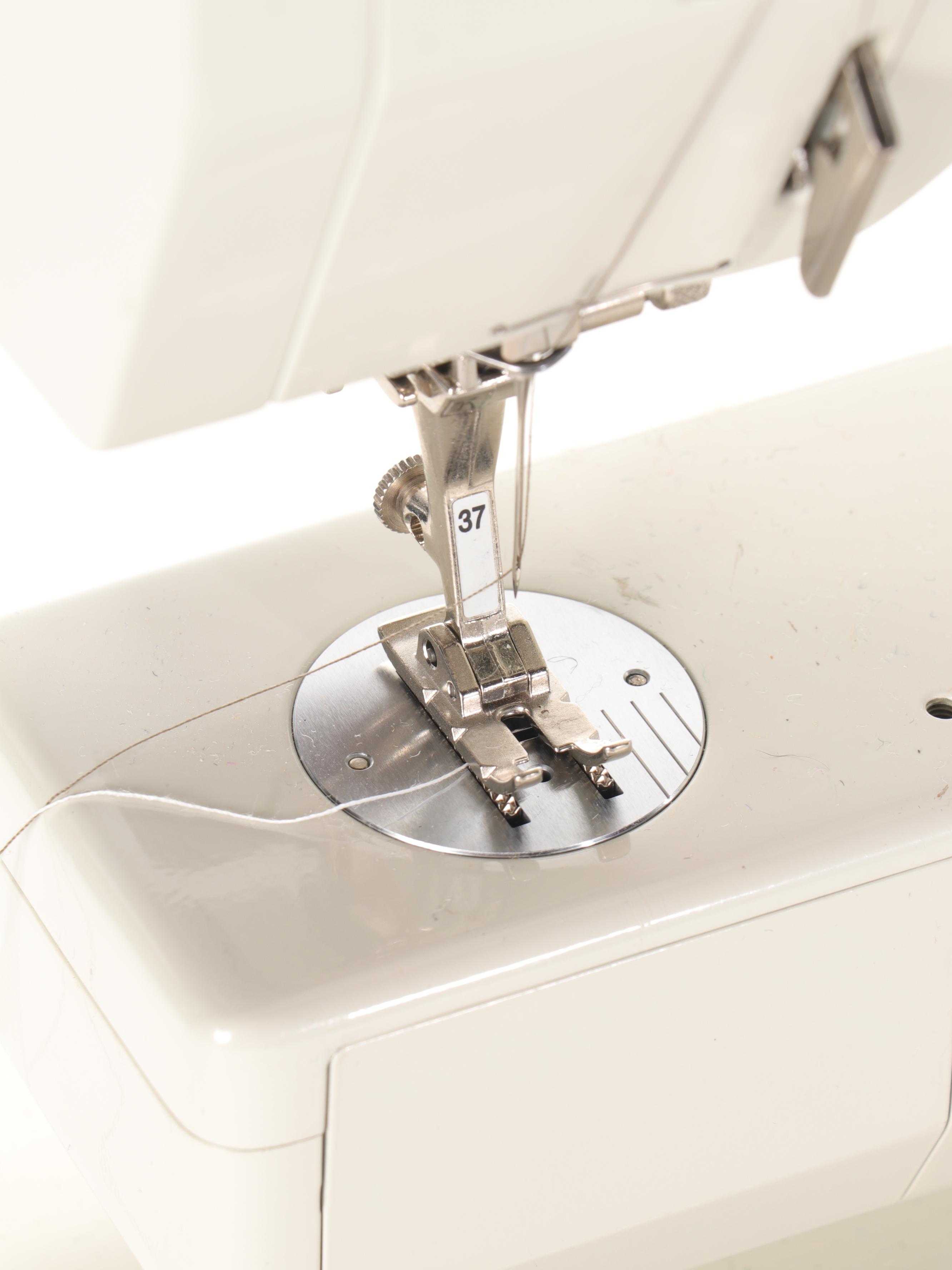 Bernina Swiss Model 930 Electric Sewing Machine, Mid-20th Century