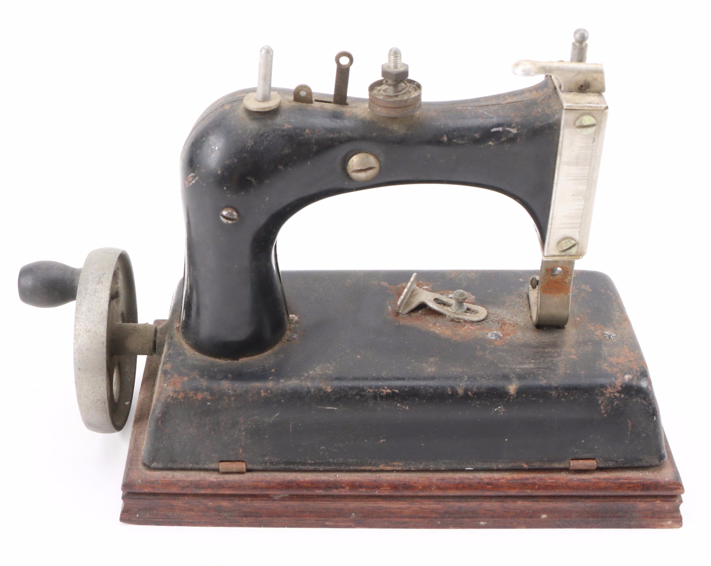 Artcraft Metal Products "Junior Miss" Toy Sewing Machine, Mid-20th Century