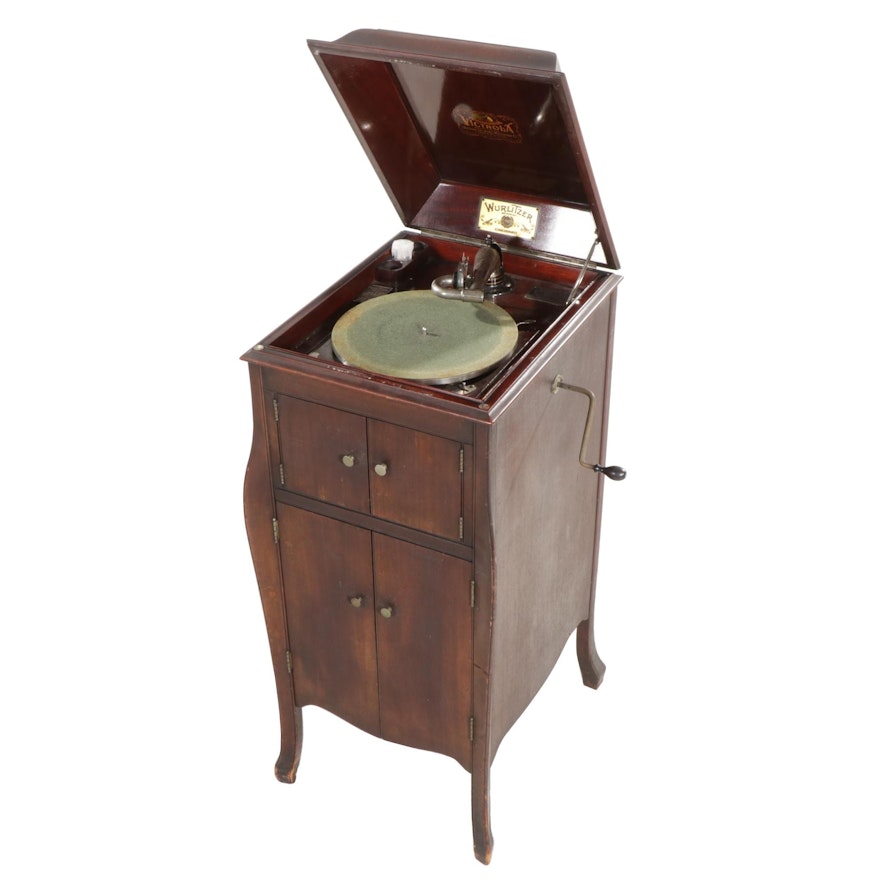 Victor Victrola VV-X Hand-Crank Phonograph in Walnut Floor Cabinet, Early 20th C