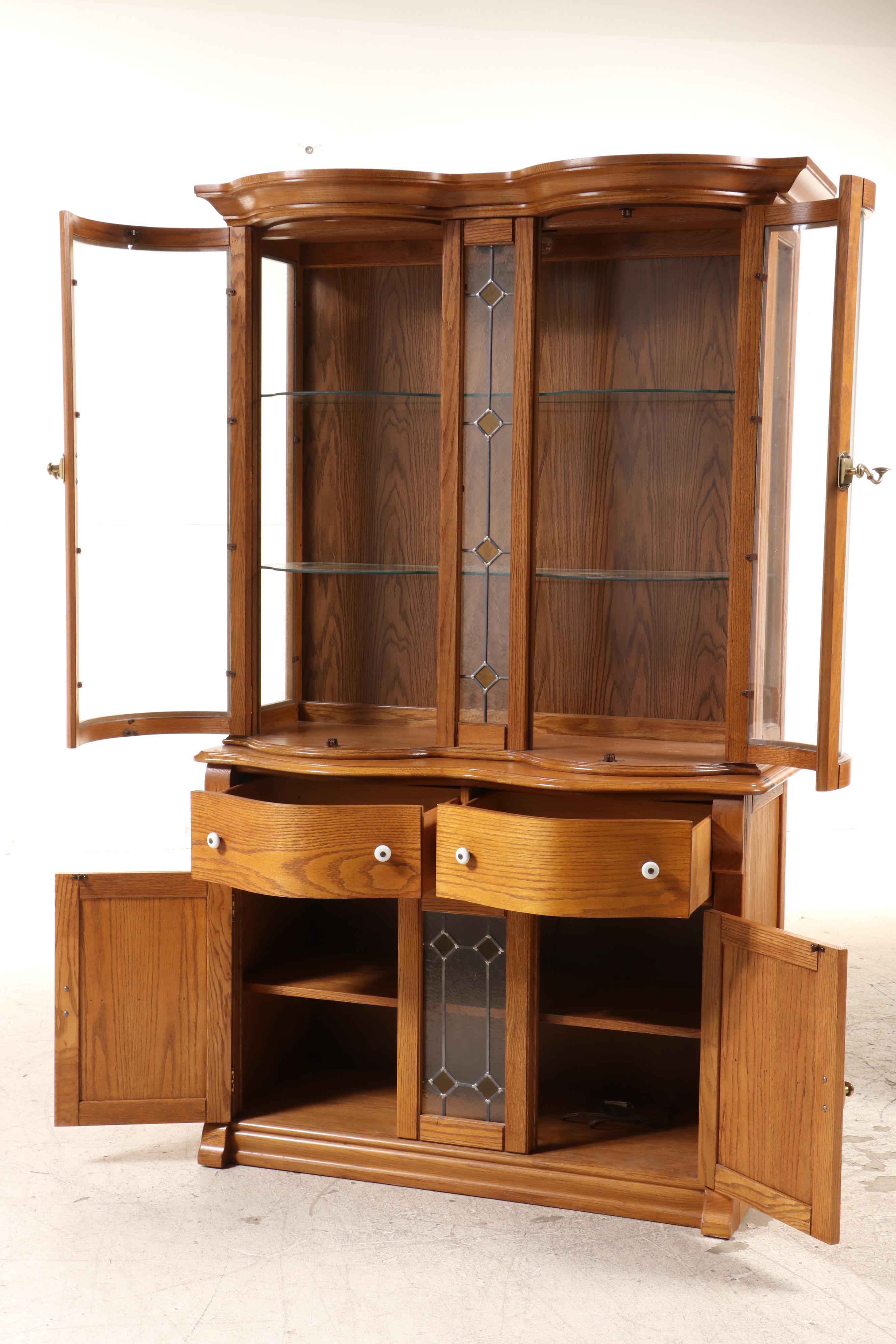 Pulaski "Keepsakes" Oak and Stained Glass Serpentine China Cabinet