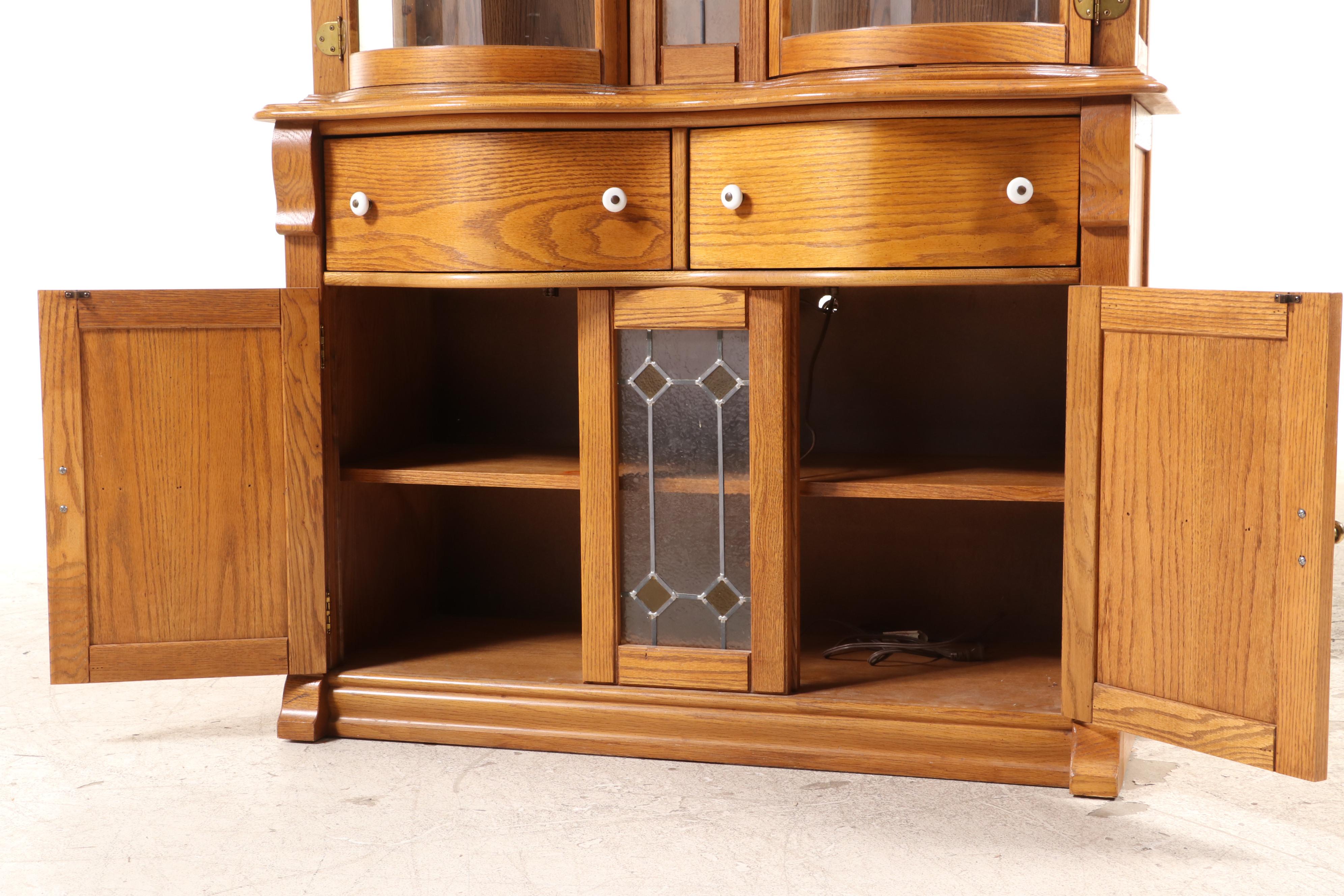 Pulaski "Keepsakes" Oak and Stained Glass Serpentine China Cabinet