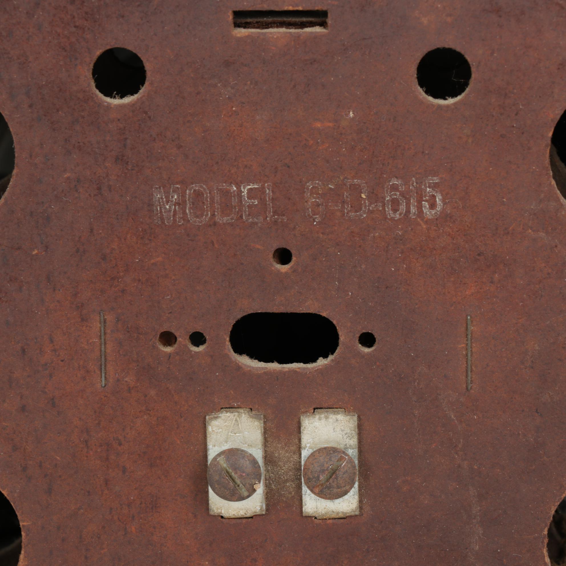 Mantola Magna-Beam and Zenith Consol-Tone Bakelite Radios, Mid/Late 20th Century