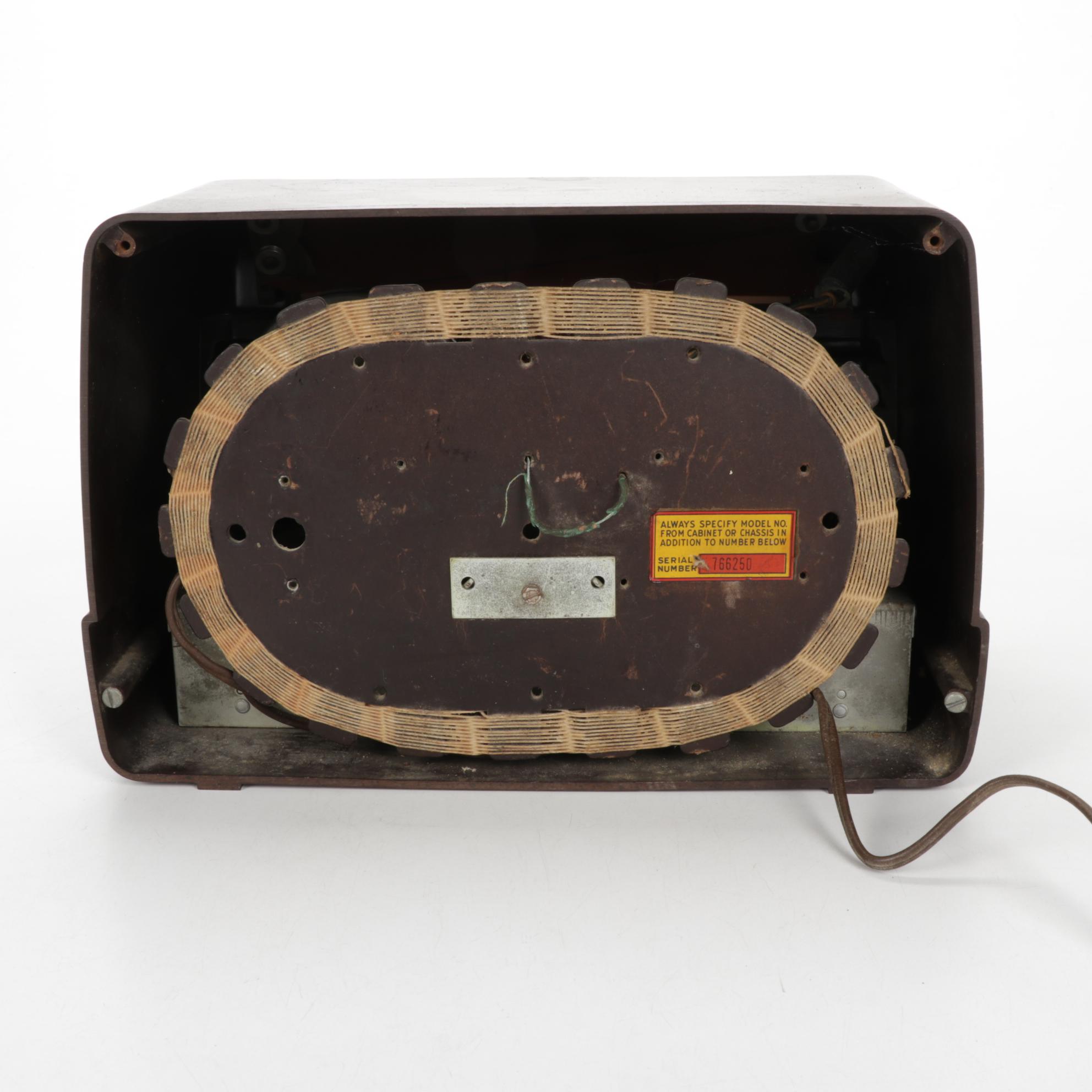 Mantola Magna-Beam and Zenith Consol-Tone Bakelite Radios, Mid/Late 20th Century