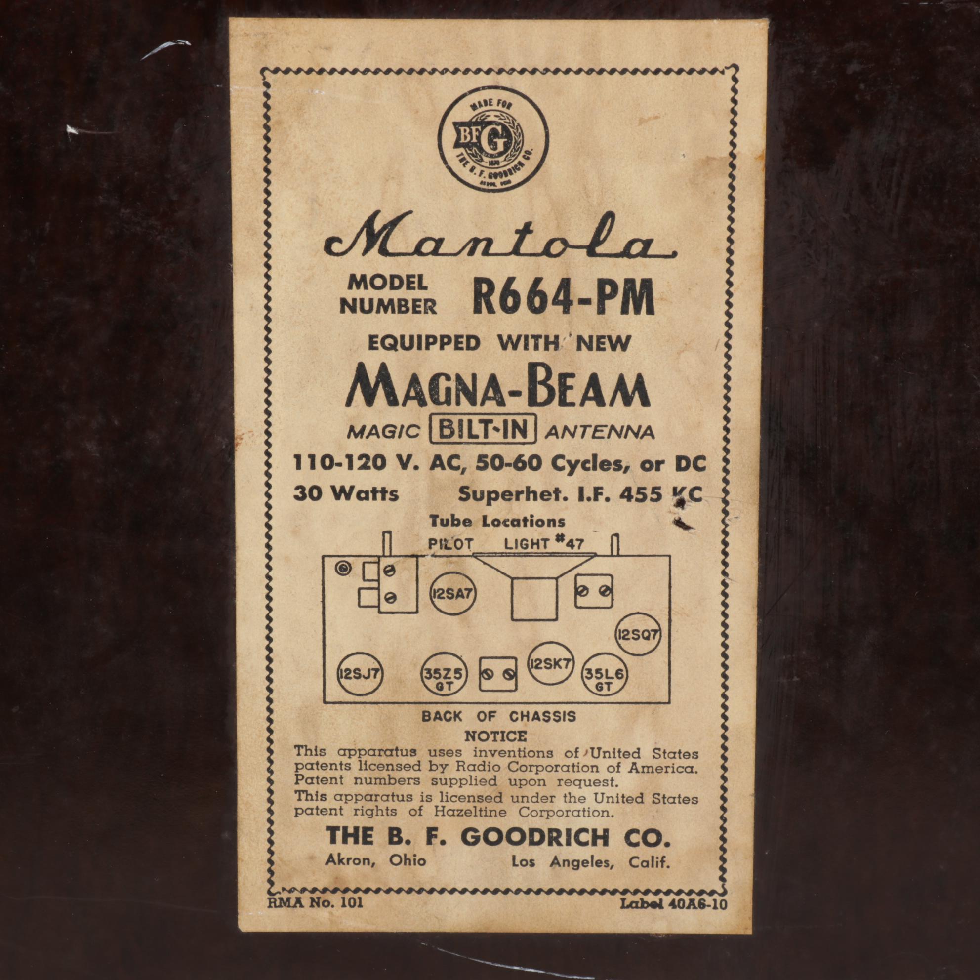 Mantola Magna-Beam and Zenith Consol-Tone Bakelite Radios, Mid/Late 20th Century