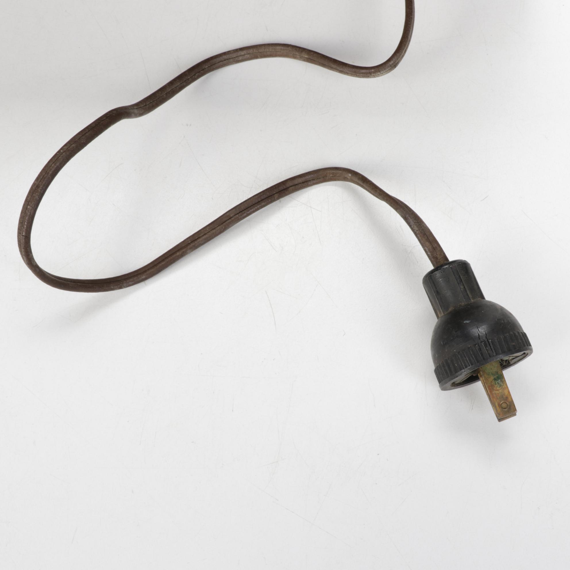 Mantola Magna-Beam and Zenith Consol-Tone Bakelite Radios, Mid/Late 20th Century