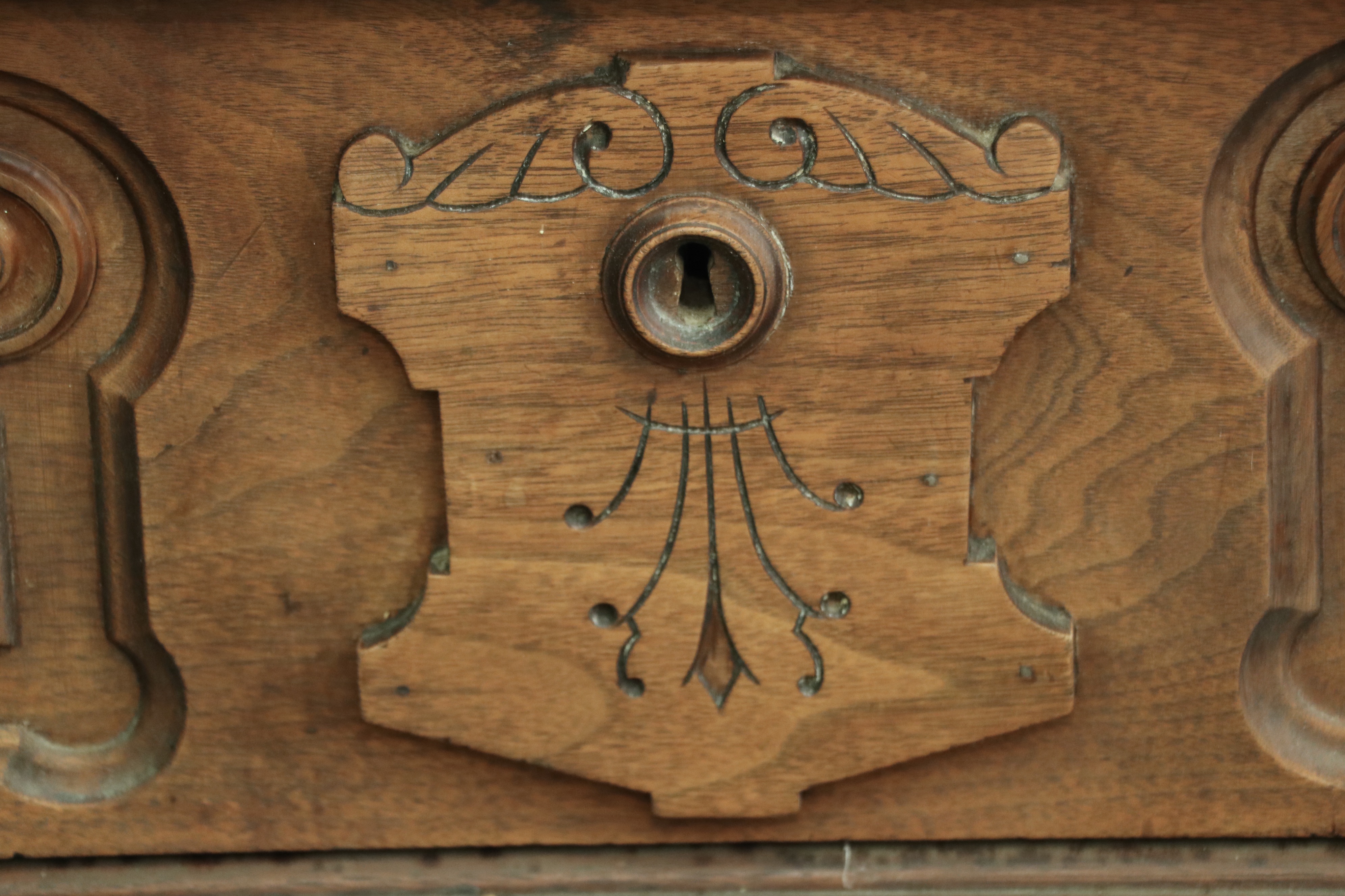 Renaissance Revival Walnut and Burl Walnut Dresser, Late 19th Century