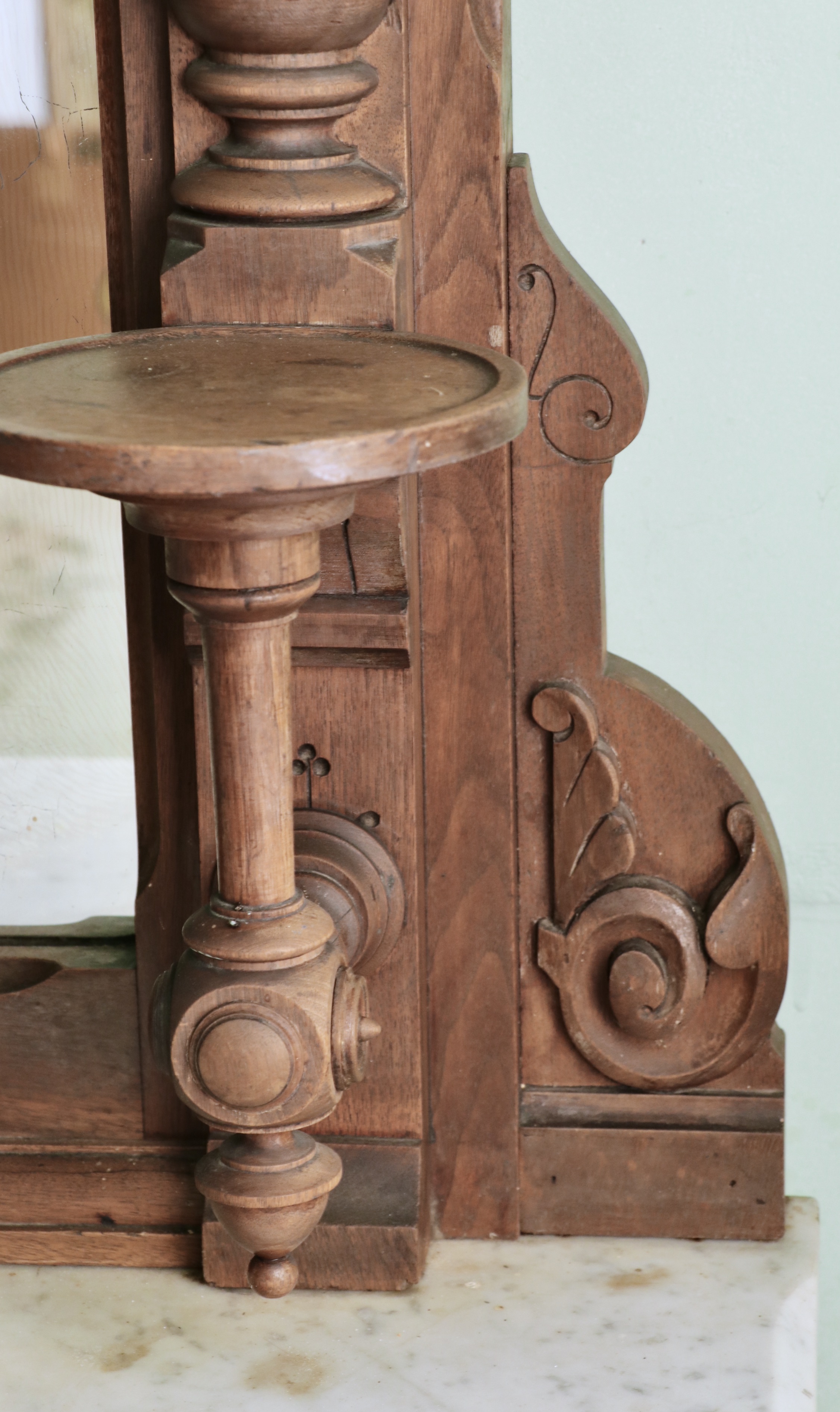 Renaissance Revival Walnut and Burl Walnut Dresser, Late 19th Century