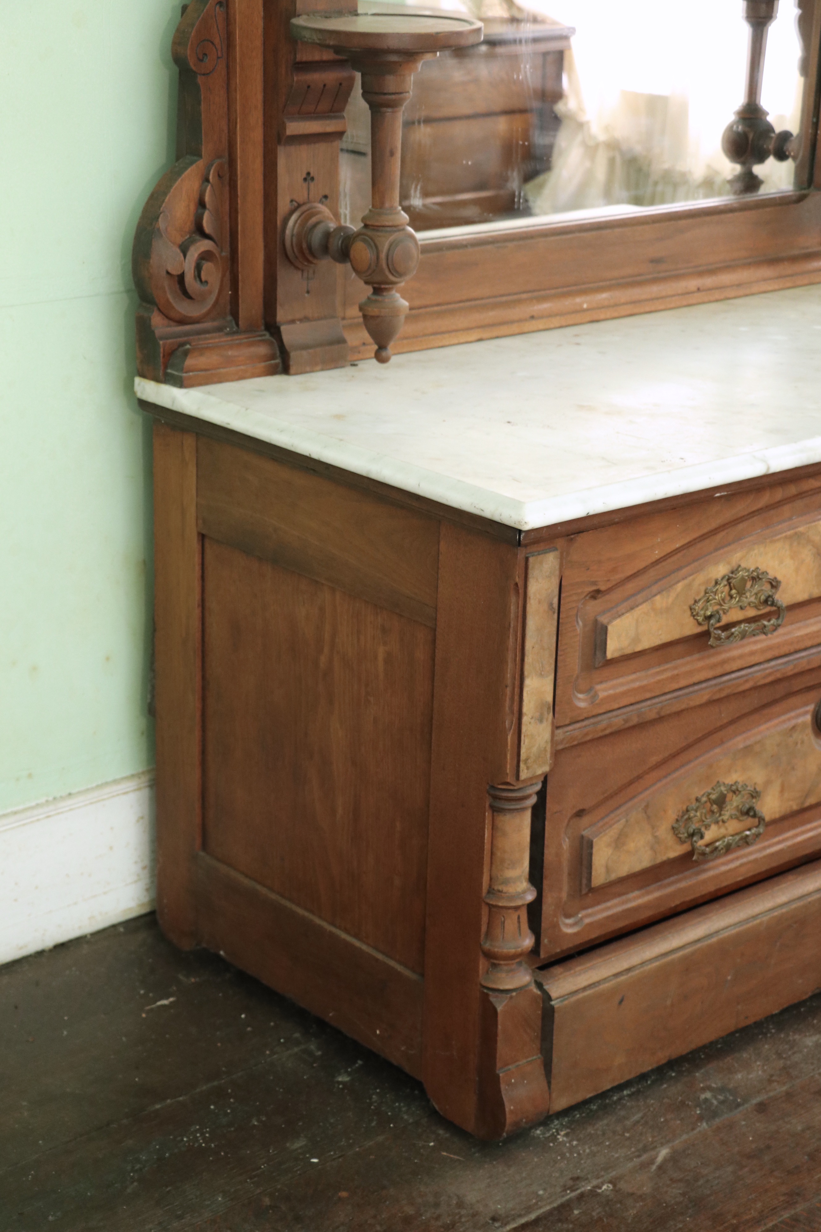 Renaissance Revival Walnut and Burl Walnut Dresser, Late 19th Century