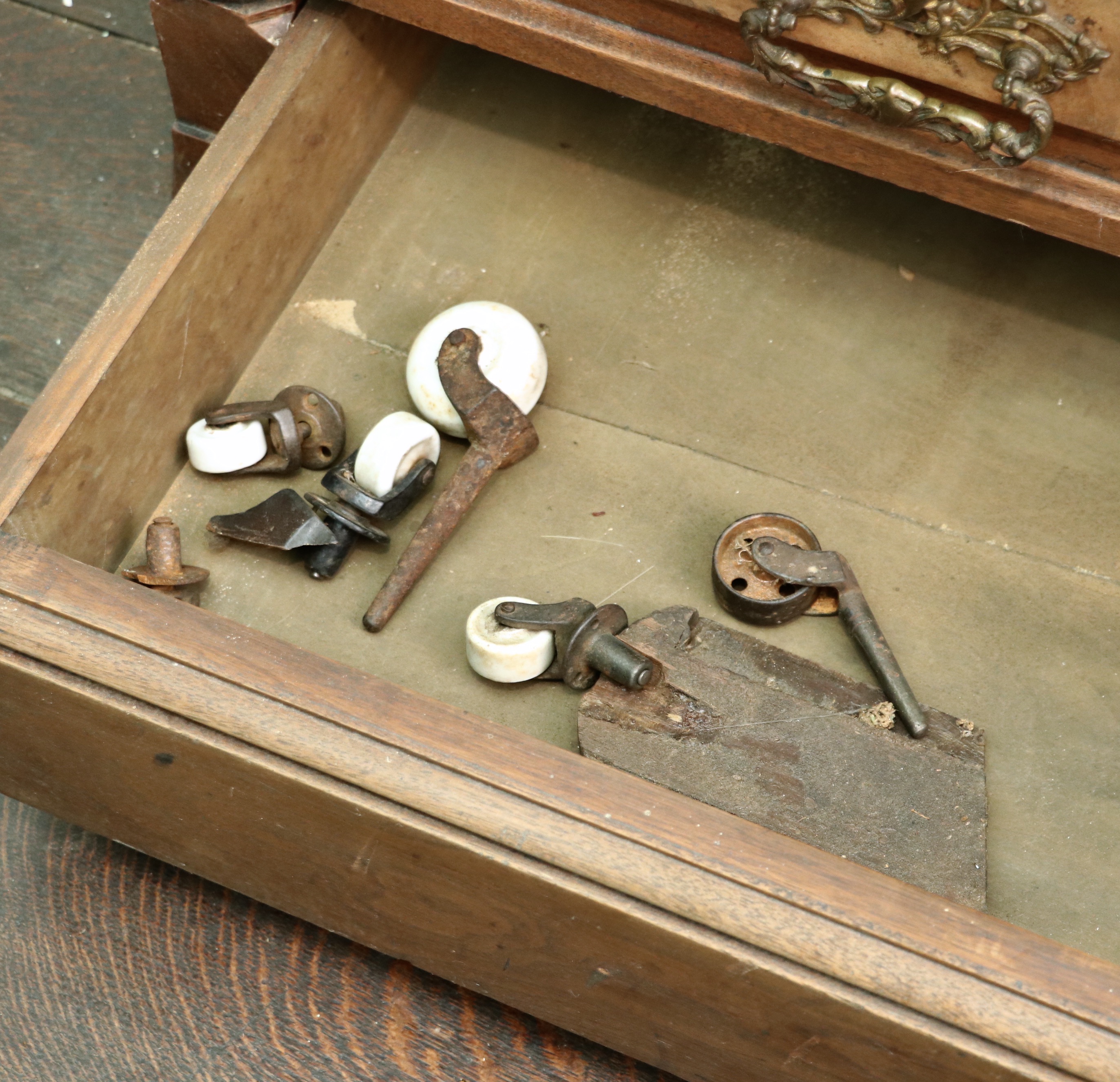 Renaissance Revival Walnut and Burl Walnut Dresser, Late 19th Century