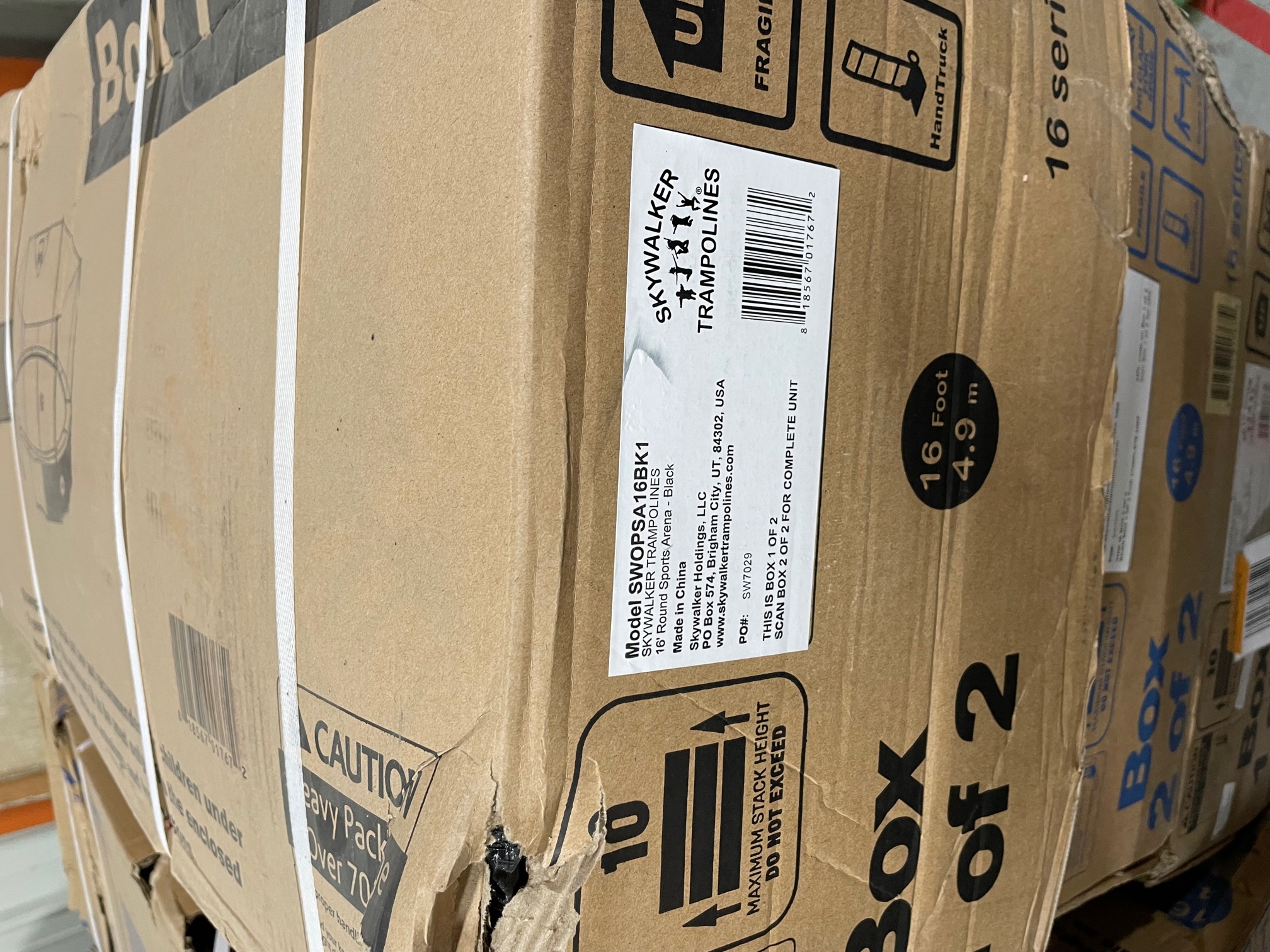 Skywalker 16' Deluxe Round Sports Arena Trampoline with Enclosure