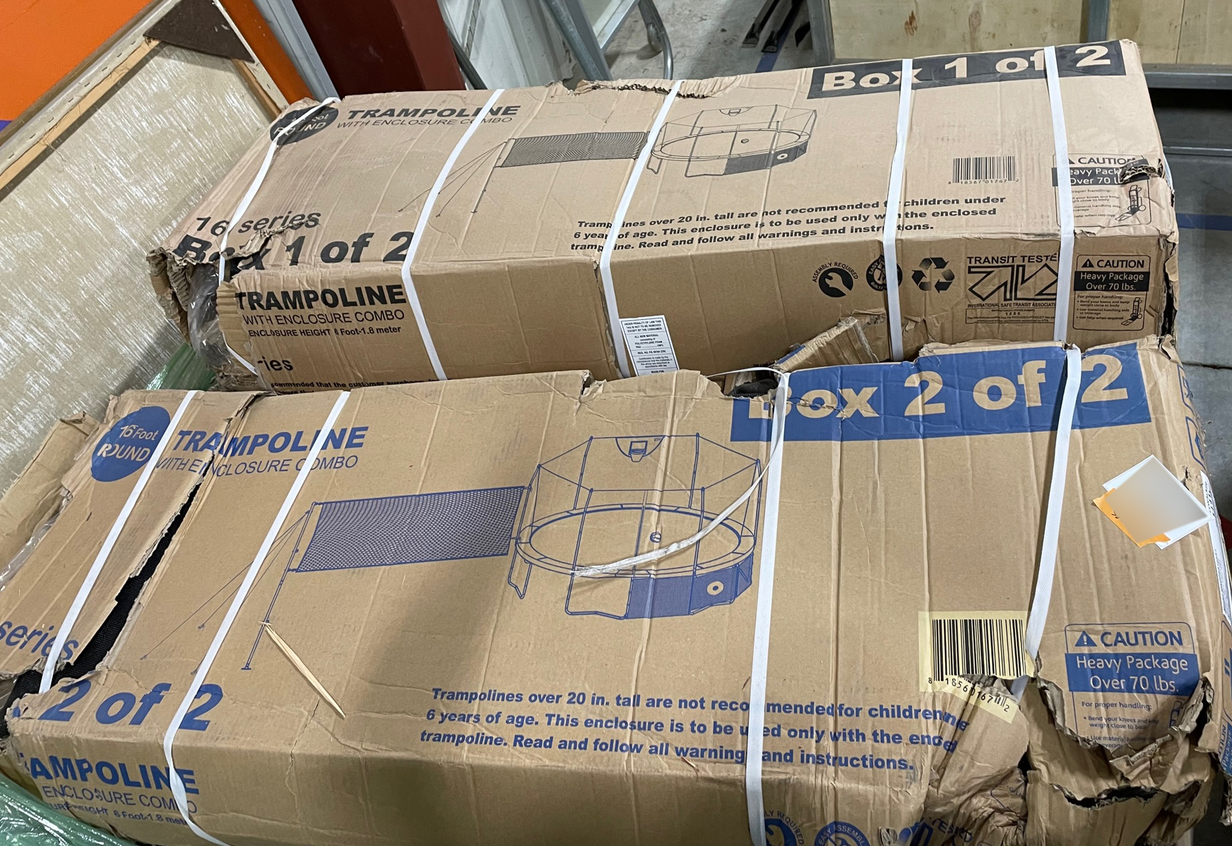 Skywalker 16' Deluxe Round Sports Arena Trampoline with Enclosure