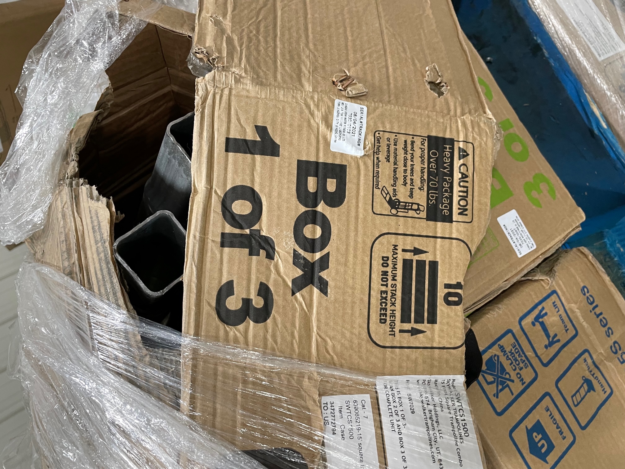 Skywalker Trampolines 15' Square Trampoline with Enclosure