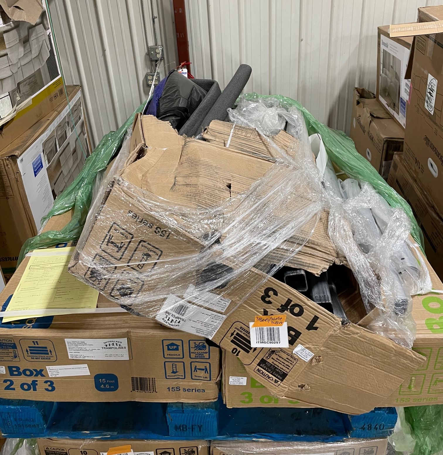 Skywalker Trampolines 15' Square Trampoline with Enclosure